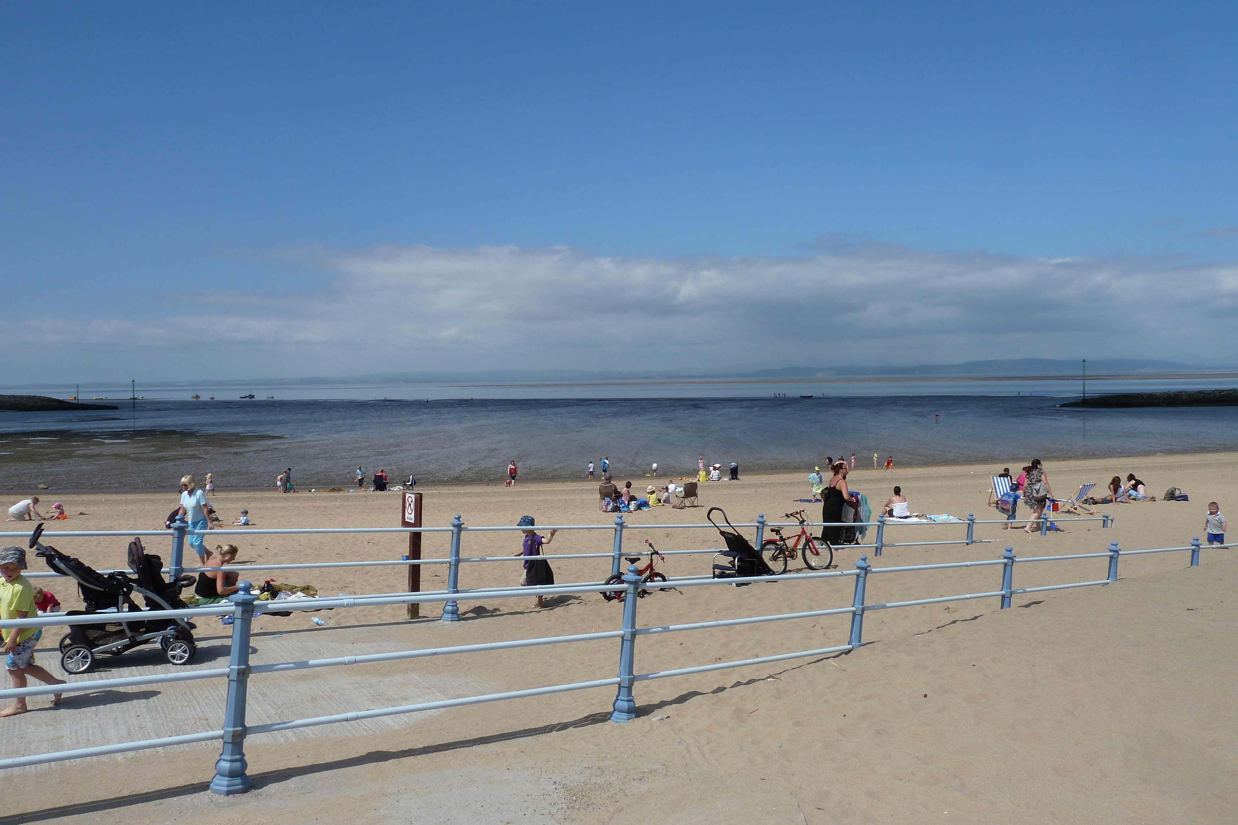 รูปถ่าย อังกฤษ(United Kingdom) มอร์แคม(Morecambe) 2011-07 18