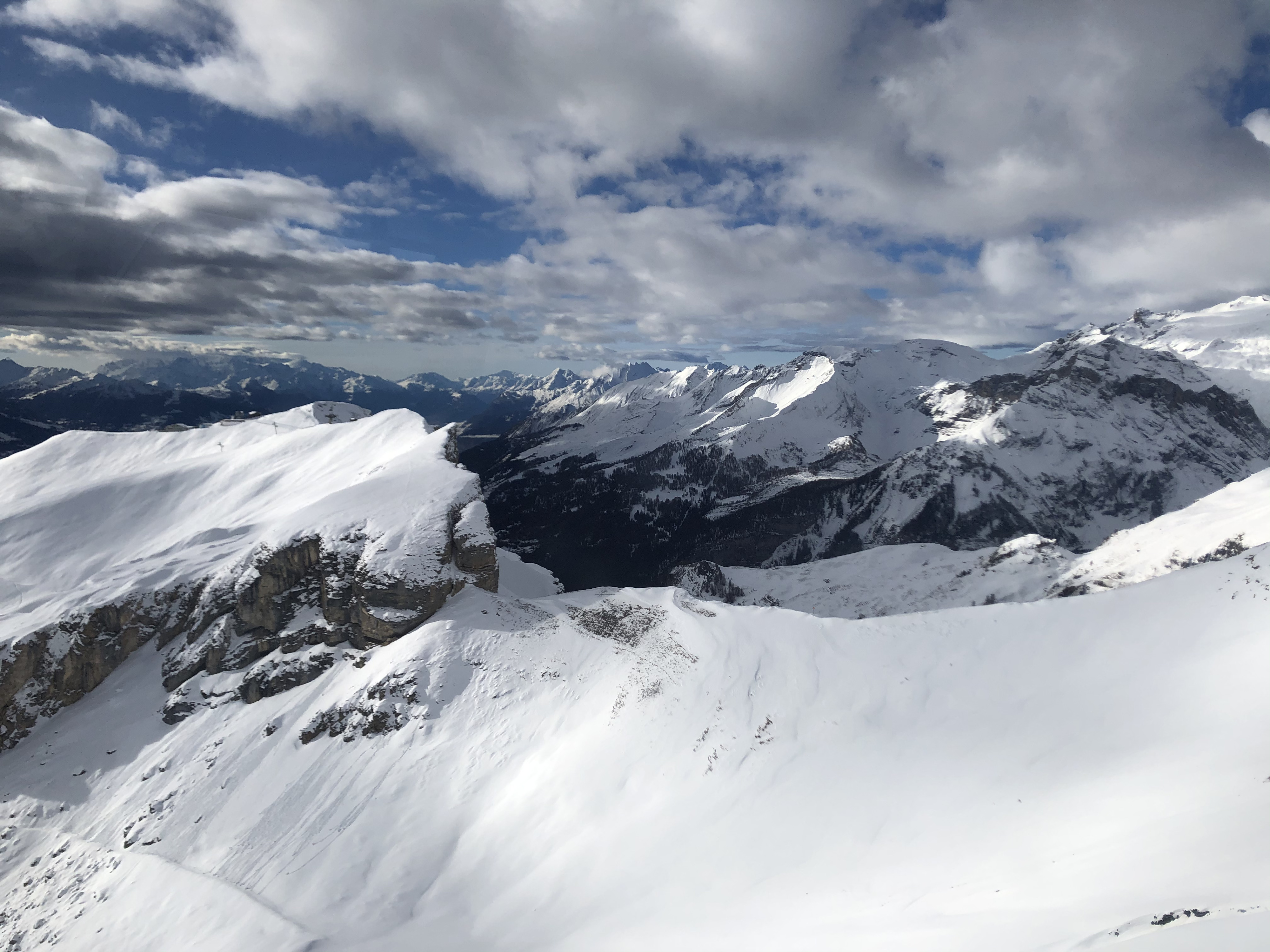 รูปถ่าย สวิสเซอร์แลนด์(Switzerland) ครองส์-มงตานา(Crans Montana) 2020-12 211