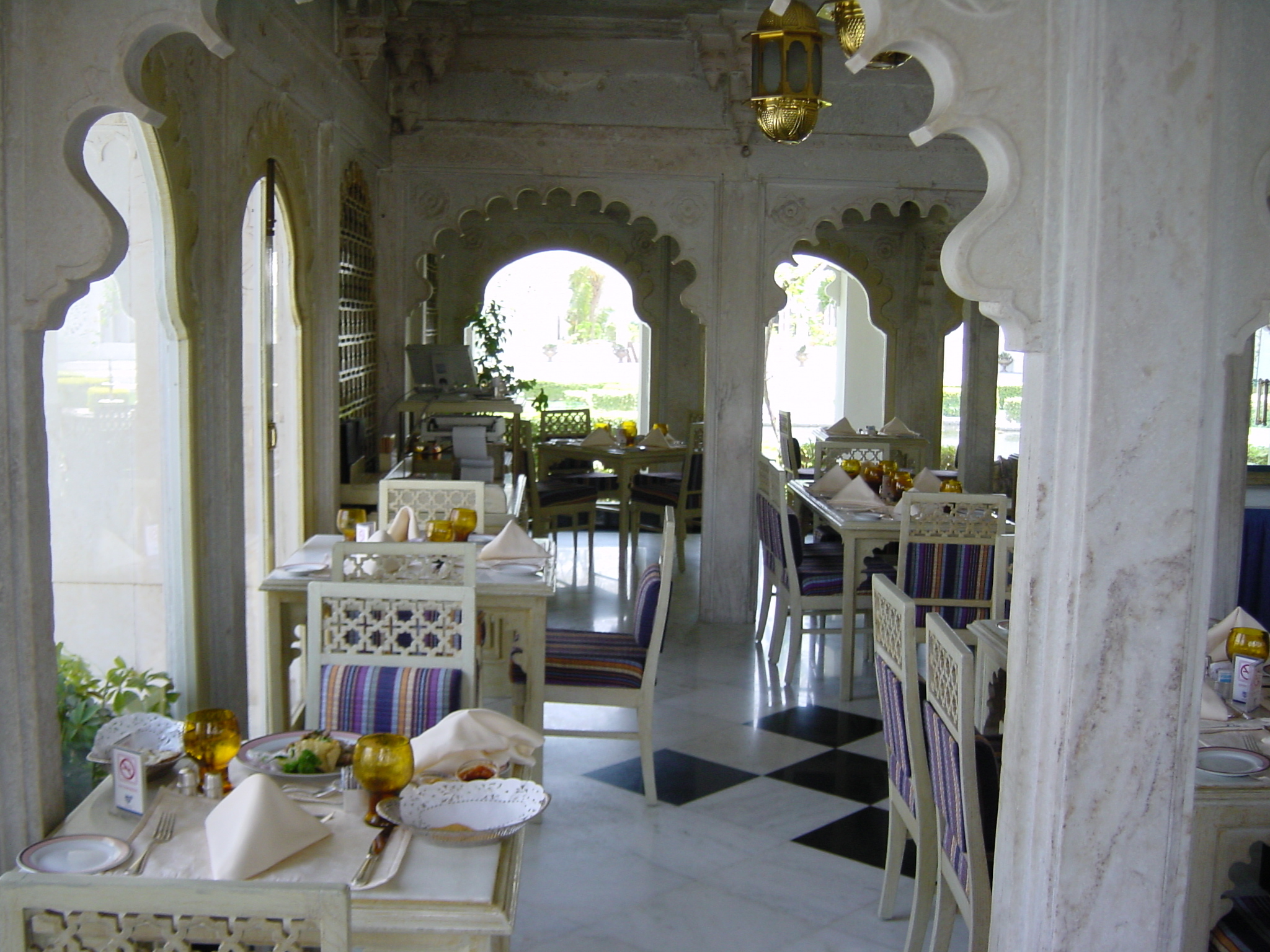 รูปถ่าย อินเดีย(India) อูไดปูร์(Udaipur) โรงแรมเลคพาเลซ(Lake Palace Hotel) 2003-05 19
