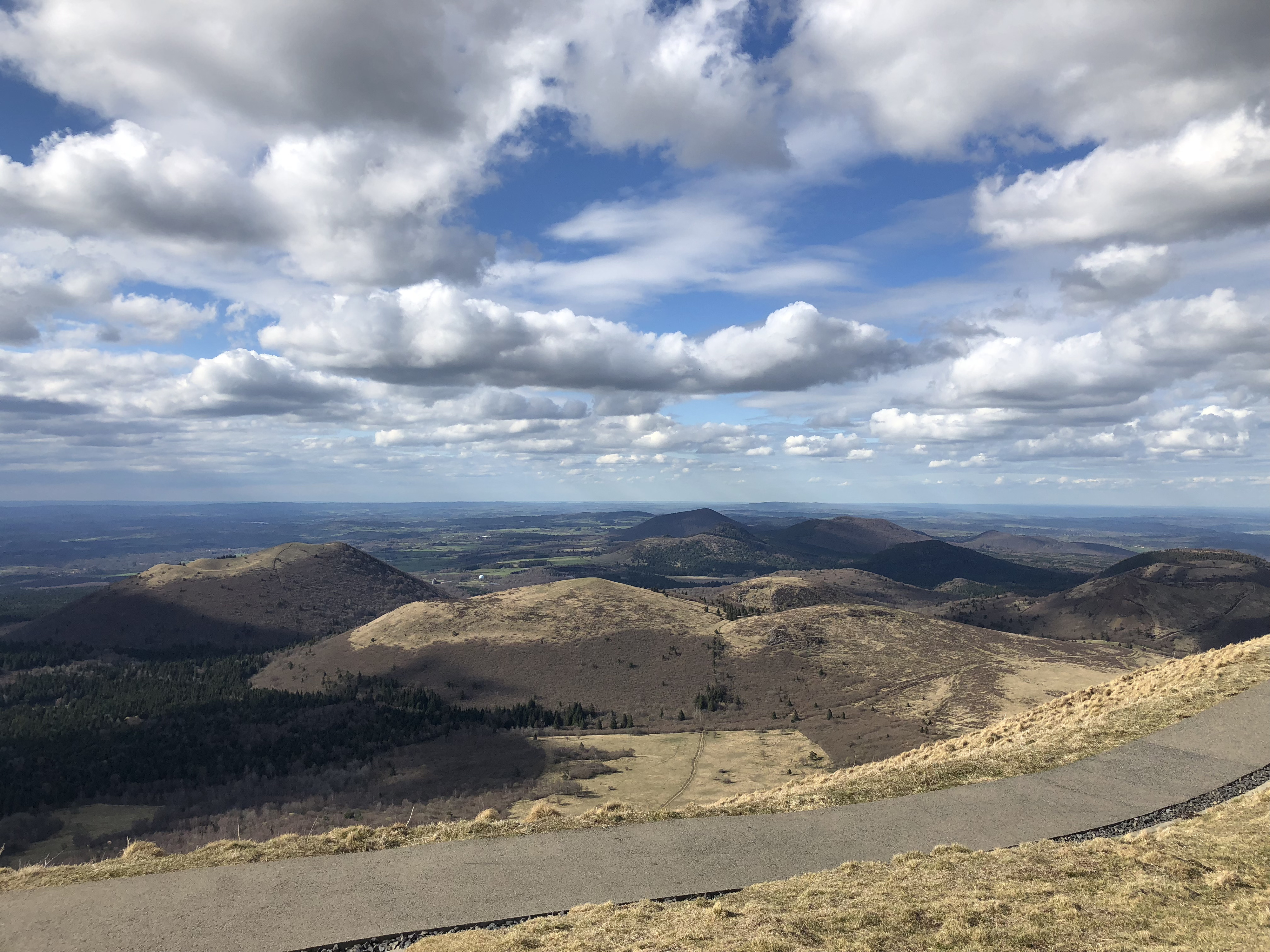 รูปถ่าย ฝรั่งเศส(France) ภูเขาปุย-เดอ-โดม(Puy de Dome) 2018-04 9