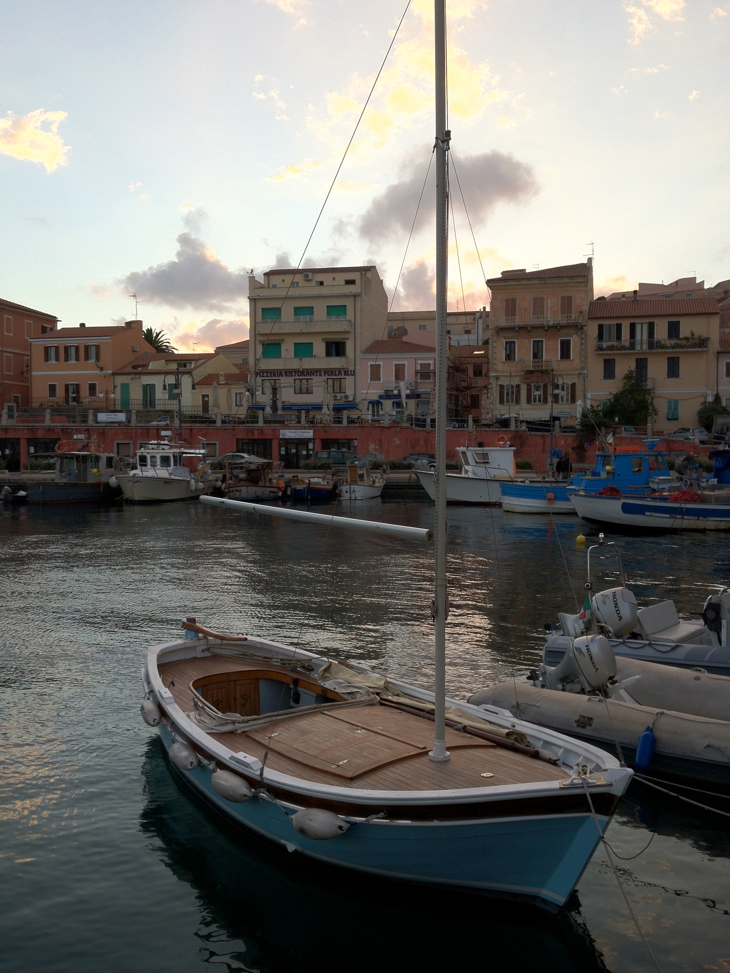 รูปถ่าย อิตาลี(Italy) ลามัดดาเลนา(La Maddalena) 2012-09 24