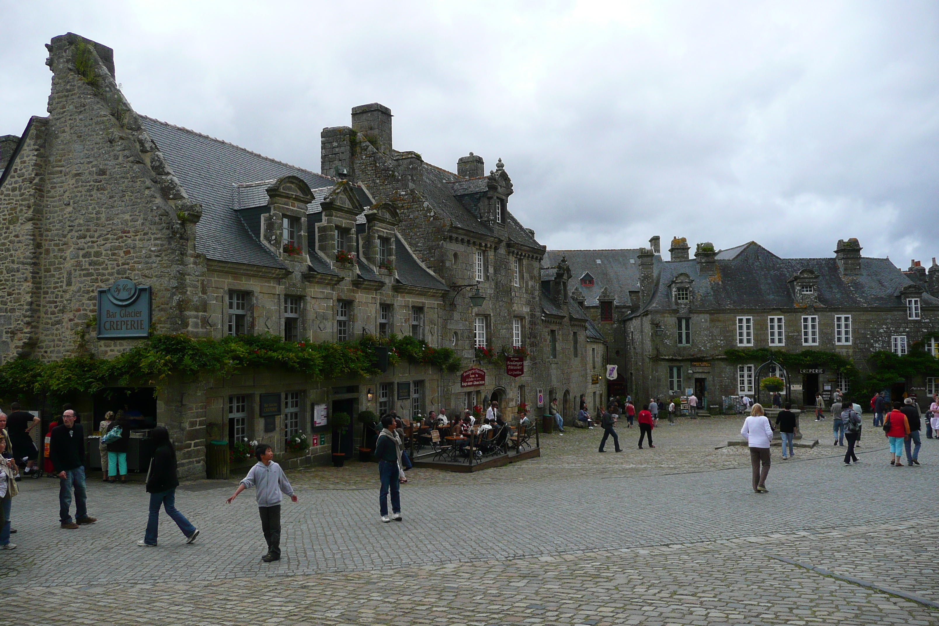 รูปถ่าย ฝรั่งเศส(France) ล็อกโรน็อง(Locronan) 2008-07 50