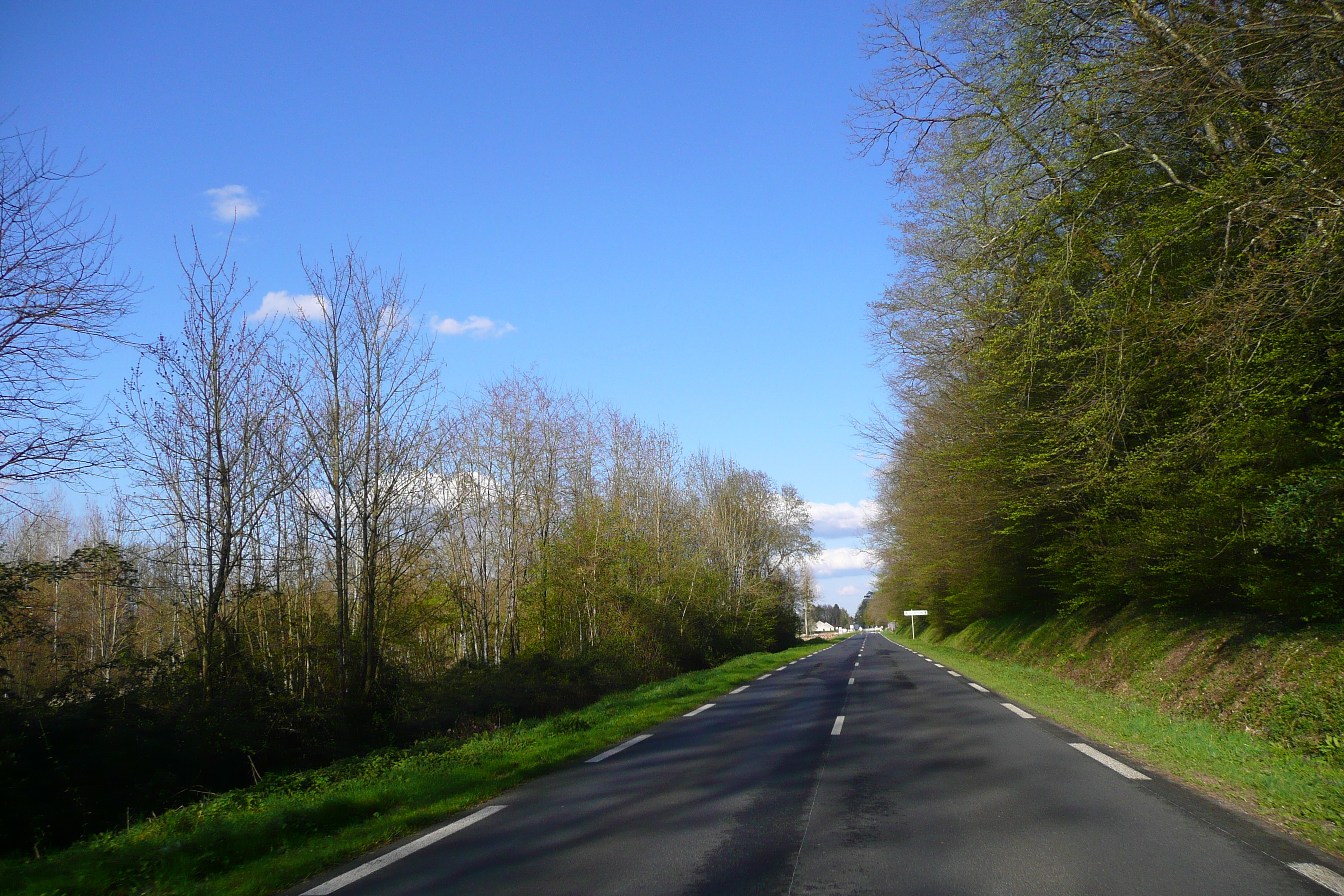 รูปถ่าย ฝรั่งเศส(France) อ็องบวซ(Amboise) ถนนจากอ็องบวซไปบลัว(Amboise to blois road) 2008-04 11