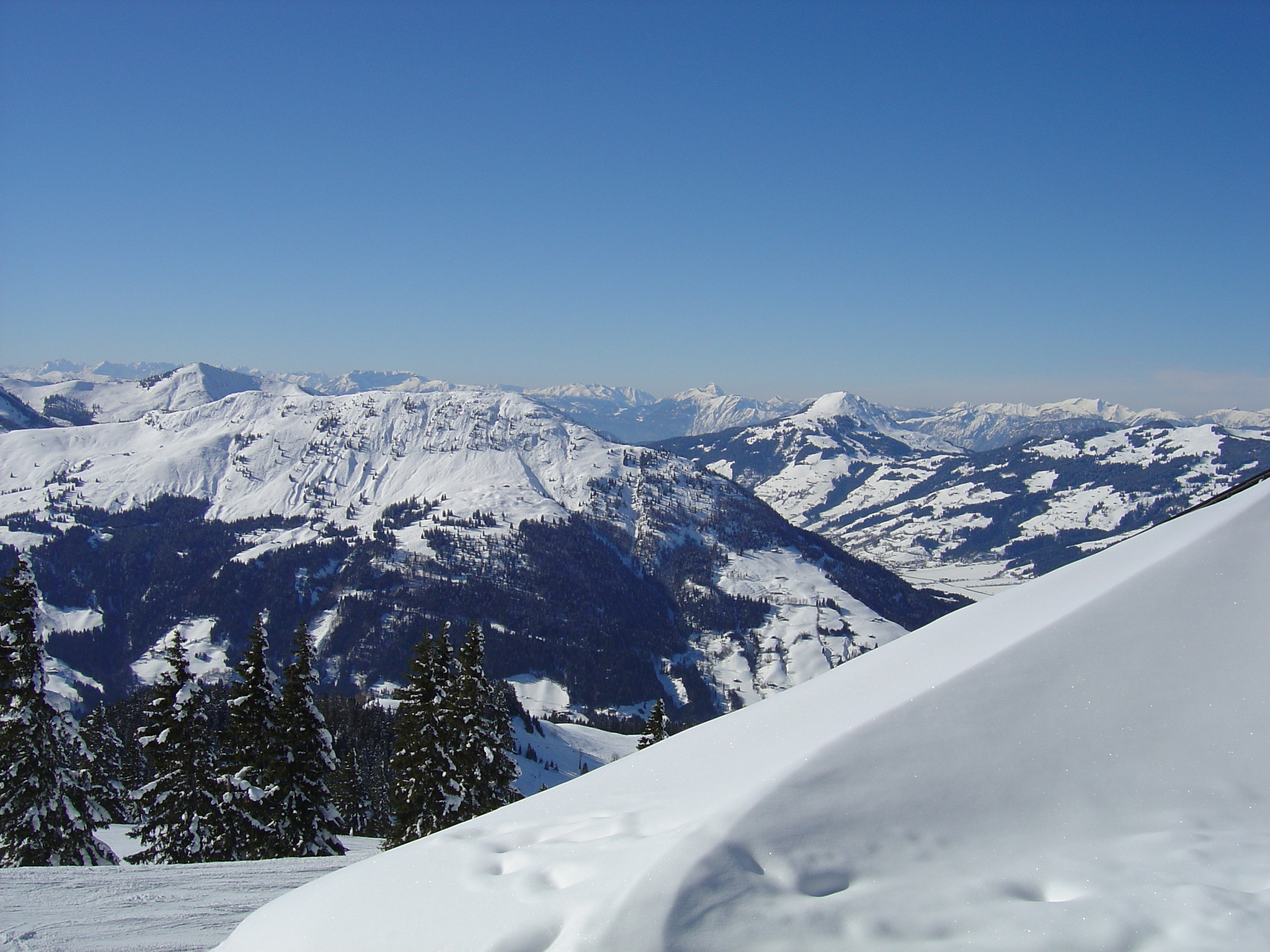 รูปถ่าย ออสเตรีย(Austria) คิทซ์บูเฮล(Kitzbuhel) สกี(Ski) 2005-03 28