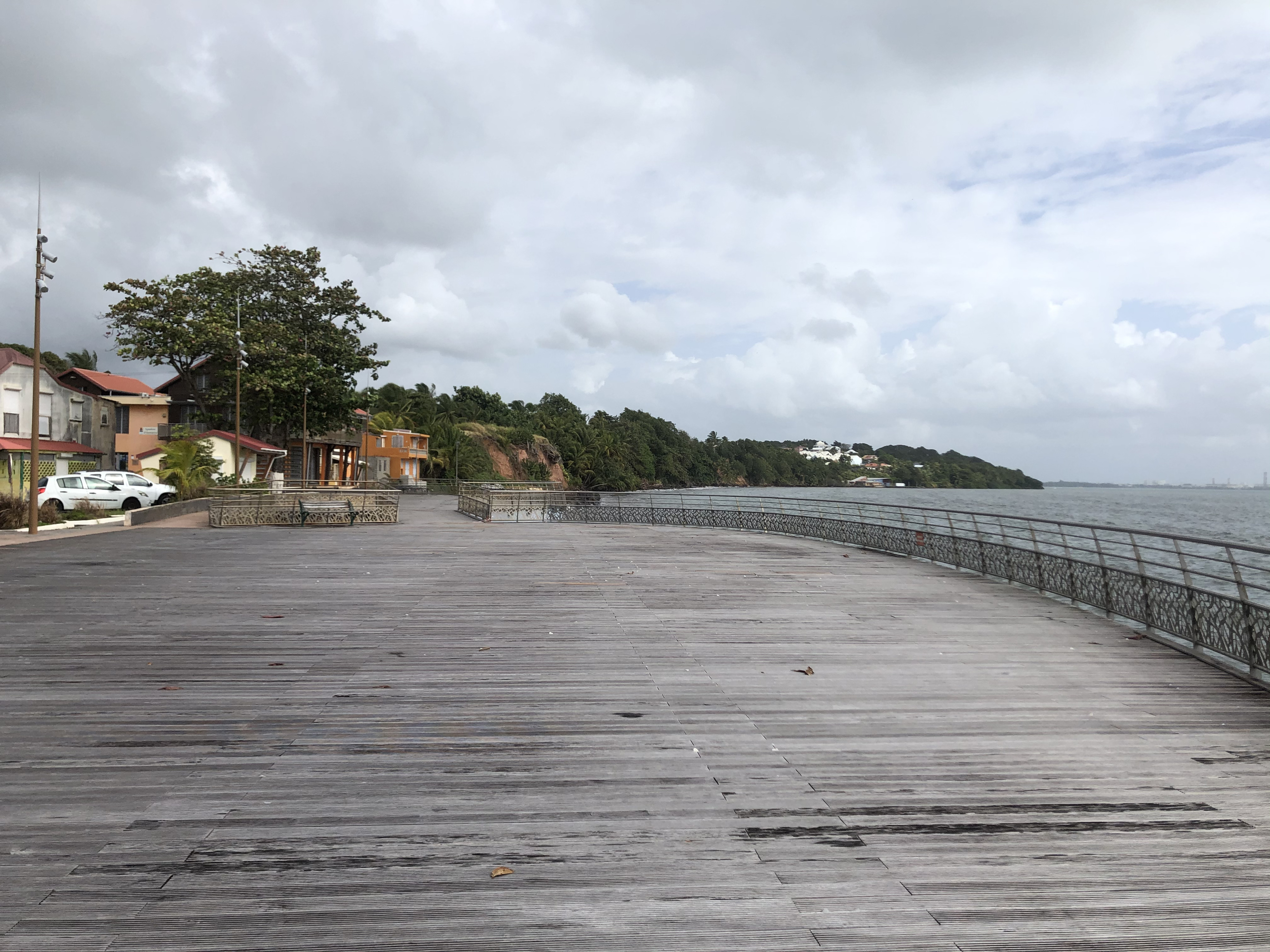 รูปถ่าย กวาเดอลูป(Guadeloupe) ปตีบูร์(Petit Bourg) 2021-02 1