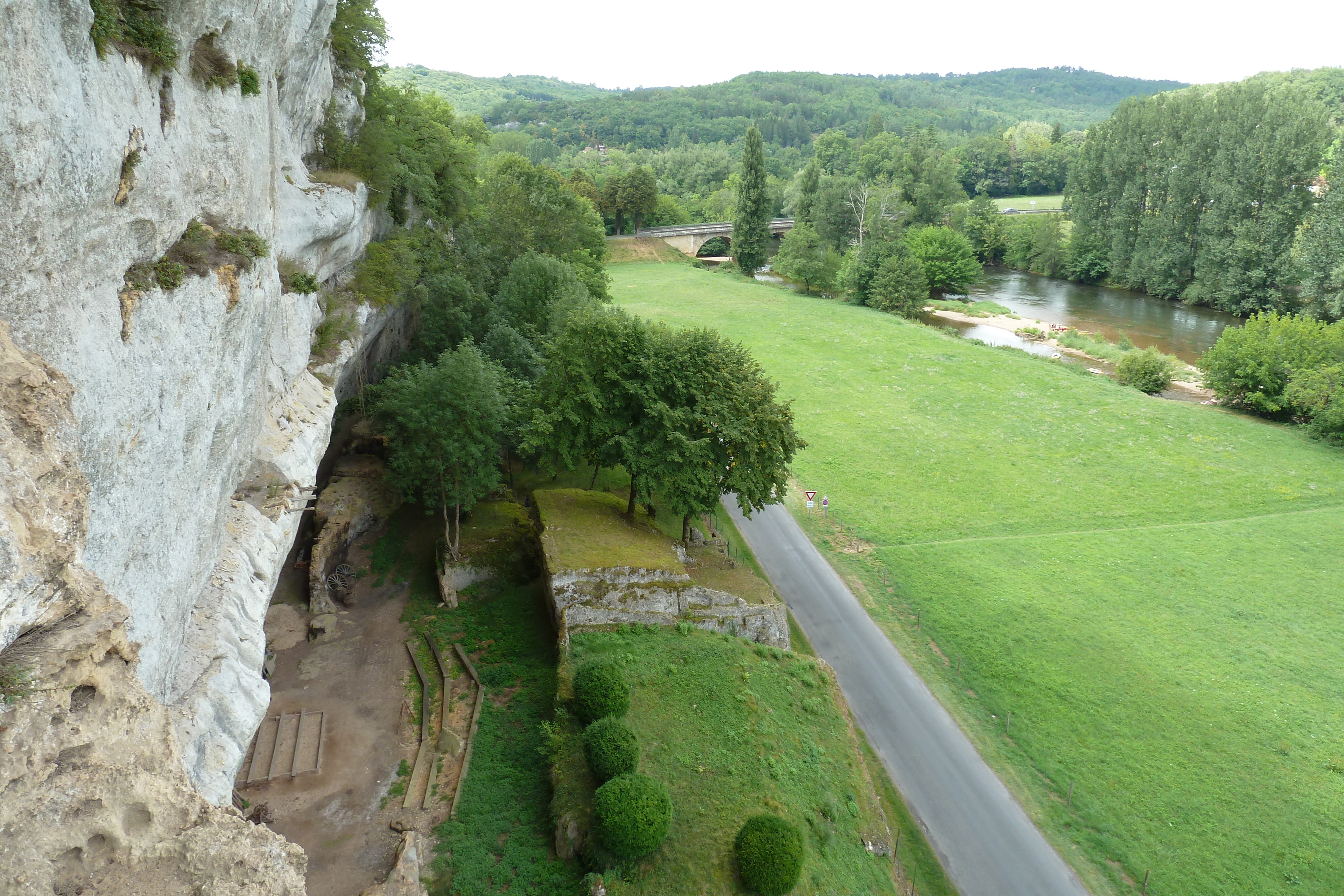 รูปถ่าย ฝรั่งเศส(France) ลาร็อกแซ็งคริสตอฟ(La Roque St Christophe) 2010-08 37