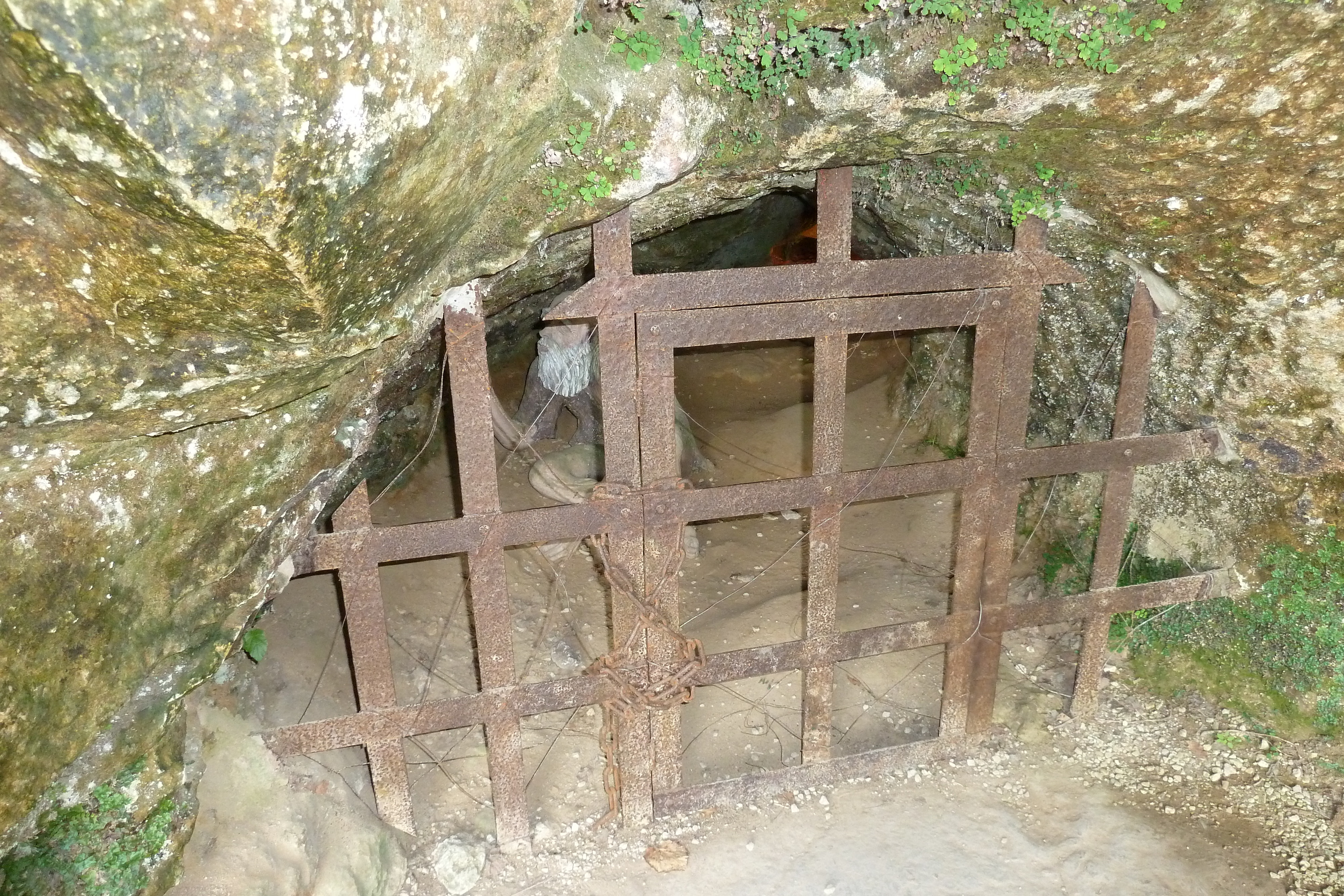รูปถ่าย ฝรั่งเศส(France) ลาร็อกแซ็งคริสตอฟ(La Roque St Christophe) 2010-08 7