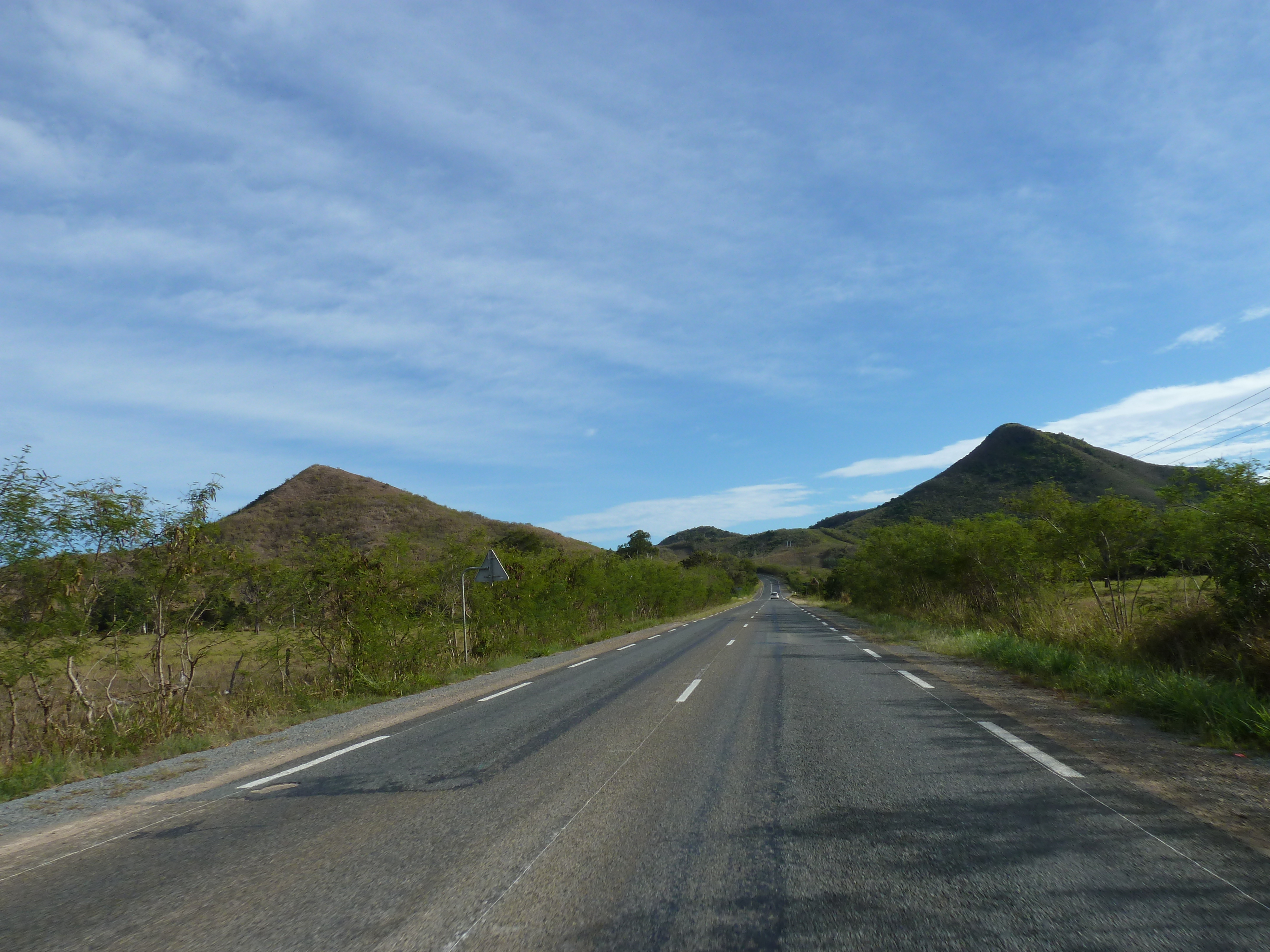 รูปถ่าย นิวแคลิโดเนีย(New Caledonia) ถนนจากตงตูตาไปทีโอ(Tontouta to Thio road) 2010-05 76