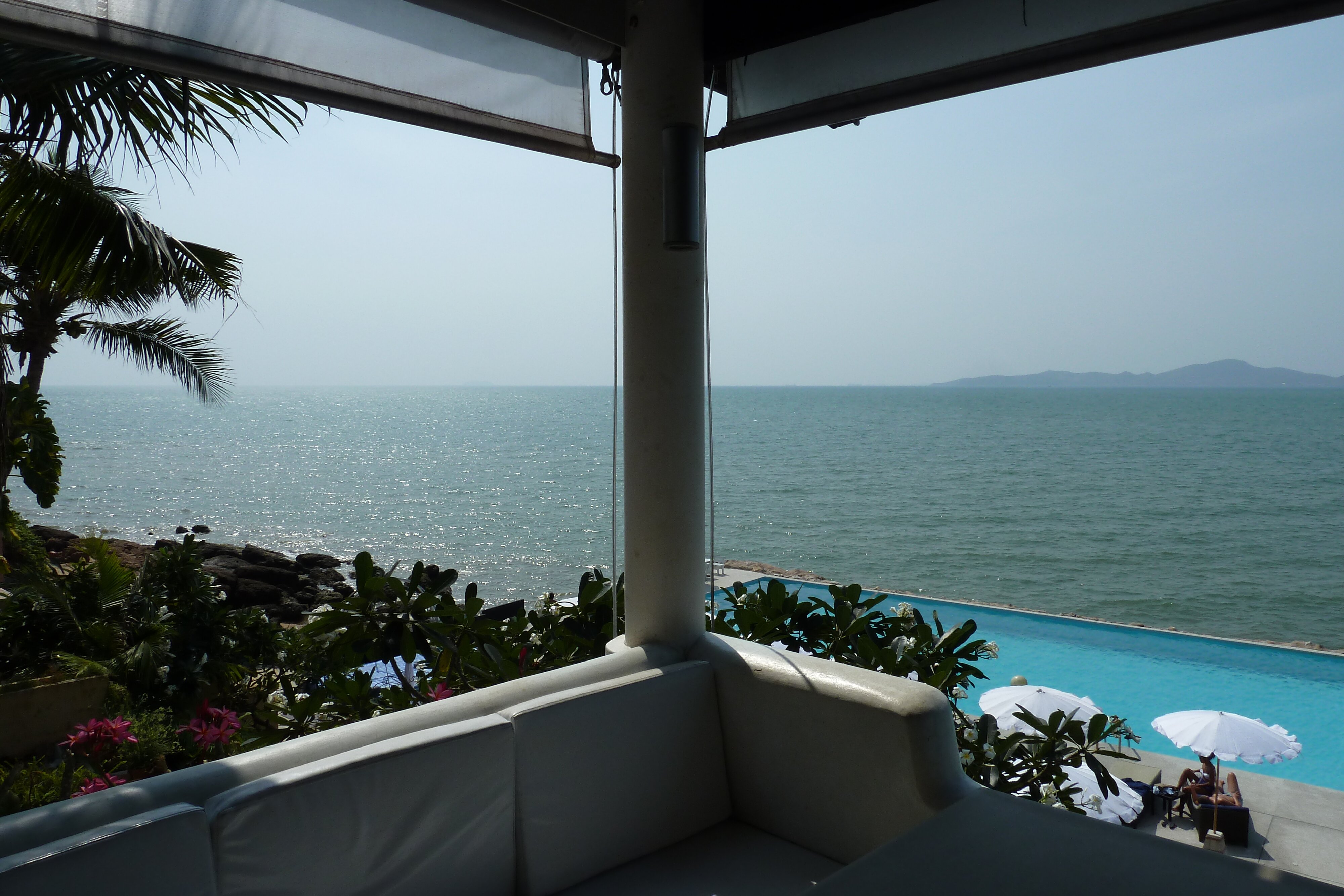 รูปถ่าย ไทย(Thailand) พัทยา(Pattaya) โกลเด้นคลิฟ(Golden cliff) 2011-02 20