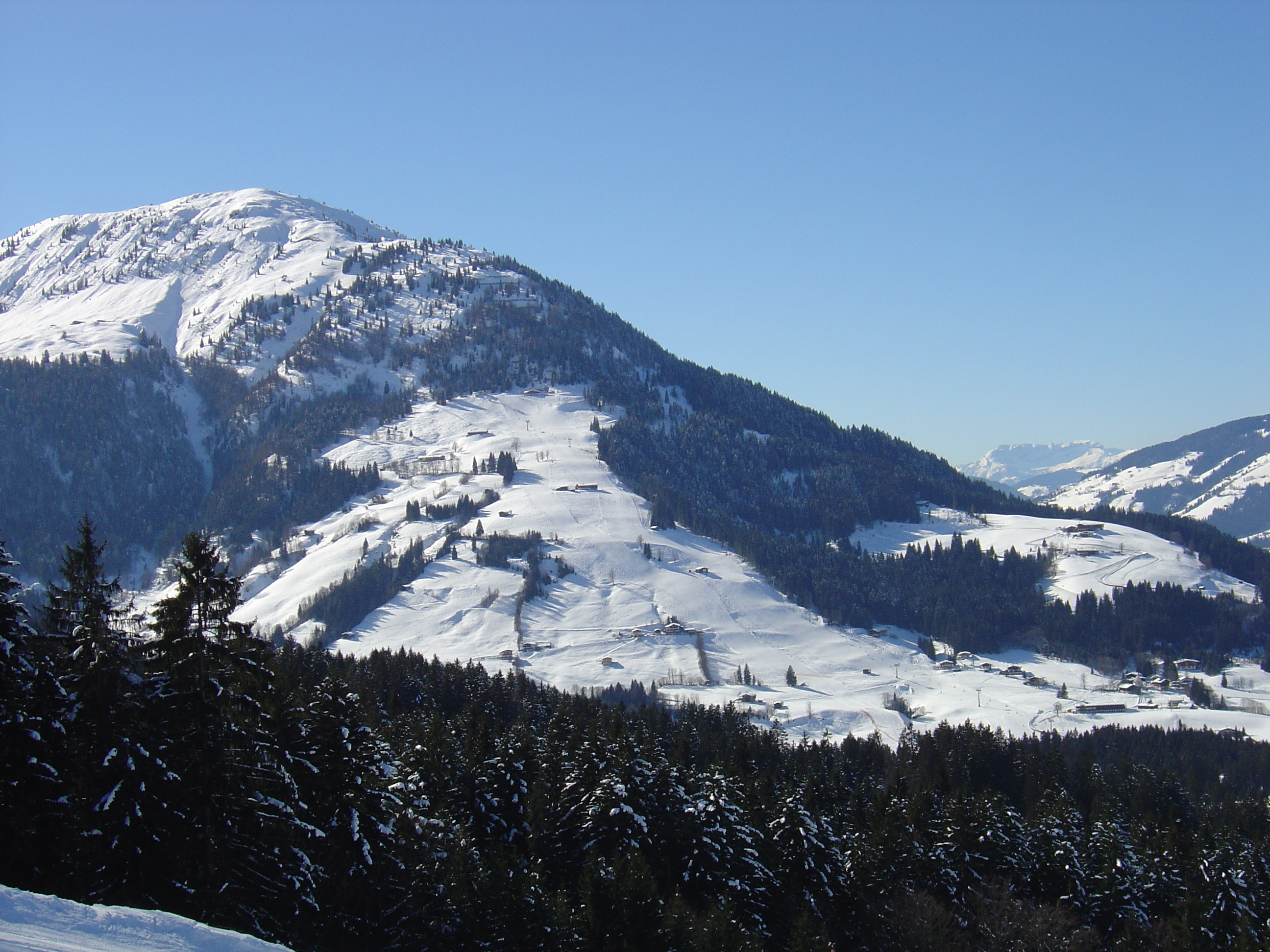 รูปถ่าย ออสเตรีย(Austria) คิทซ์บูเฮล(Kitzbuhel) สกี(Ski) 2005-03 0