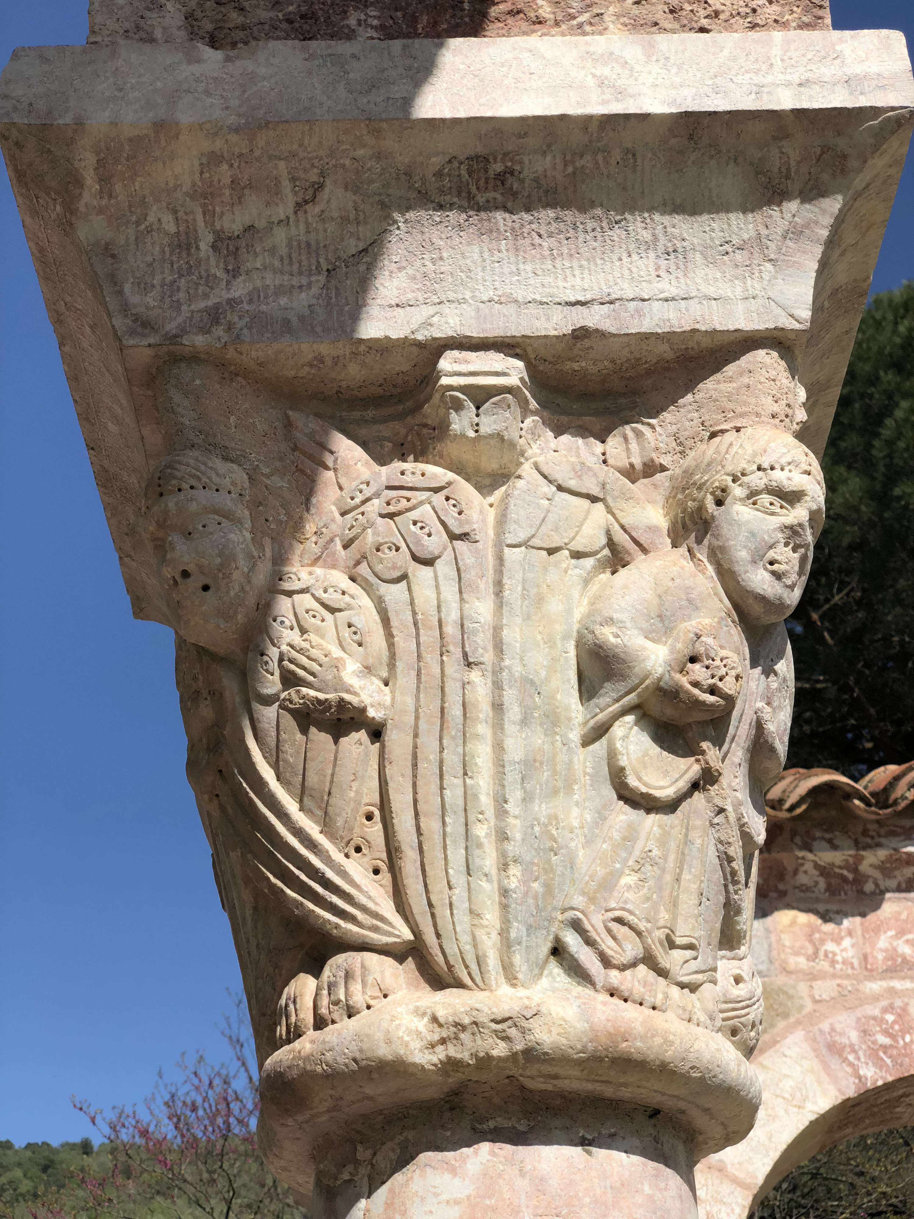 รูปถ่าย ฝรั่งเศส(France) แอบบีแซ็งมีแชลเดอกุกซา(Abbaye Saint-Michel de Cuxa) 2018-04 28