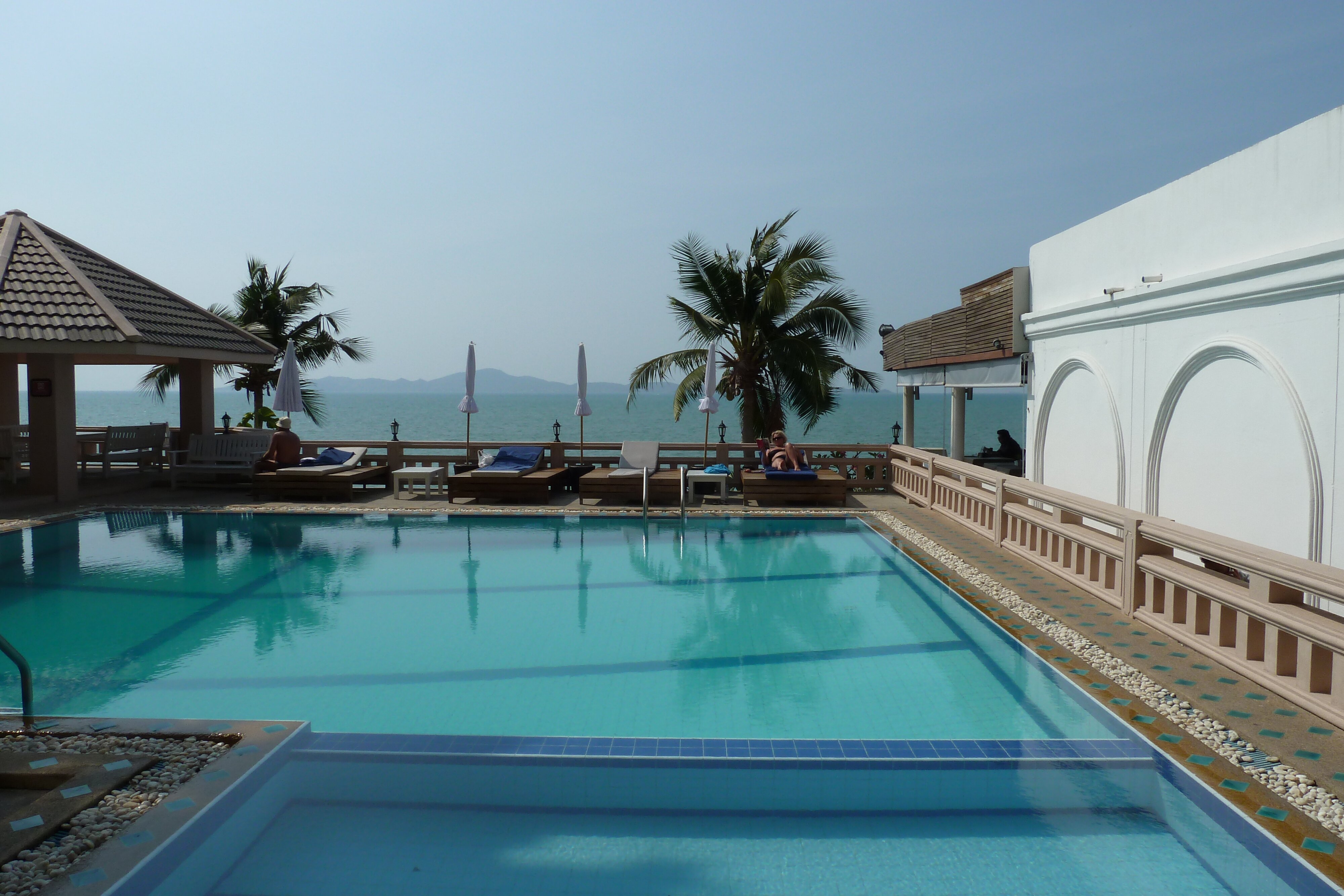 รูปถ่าย ไทย(Thailand) พัทยา(Pattaya) โกลเด้นคลิฟ(Golden cliff) 2011-02 8