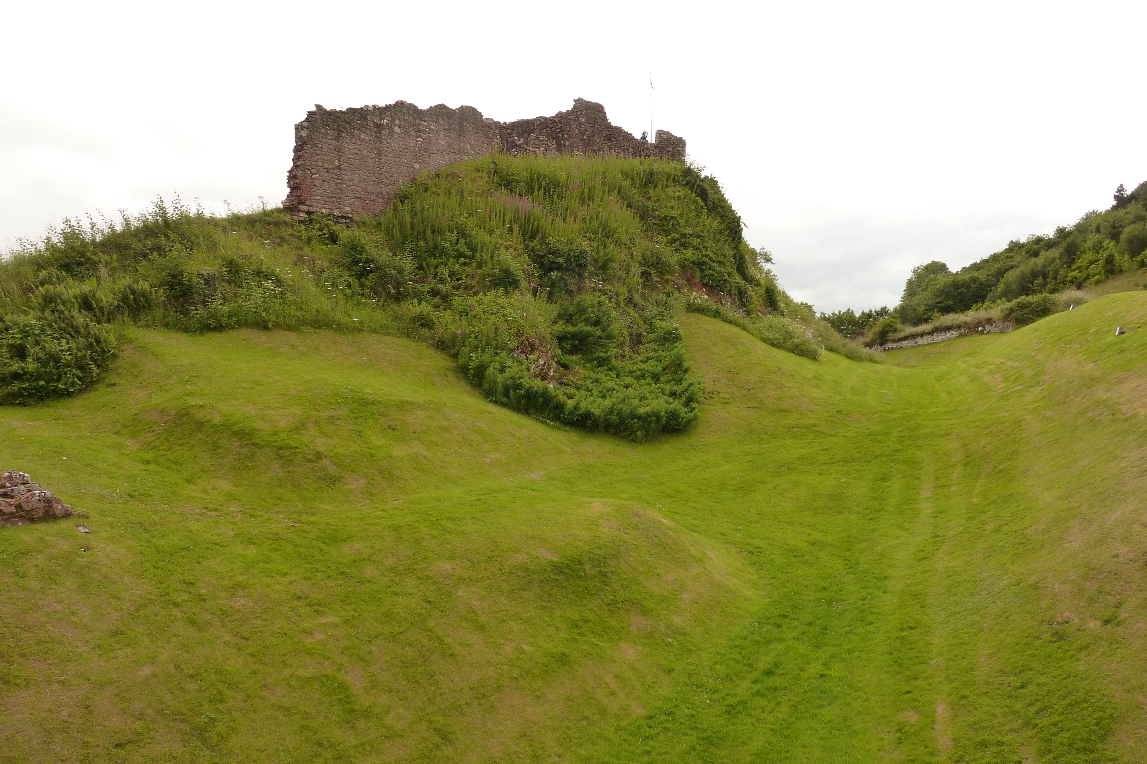 รูปถ่าย อังกฤษ(United Kingdom) สกอตแลนด์(Scotland) ปราสาทเออร์คูฮาร์ต (ทะเลสาบล็อกเนสส์)(Urquhart Castle (Loch Ness)) 2011-07 32