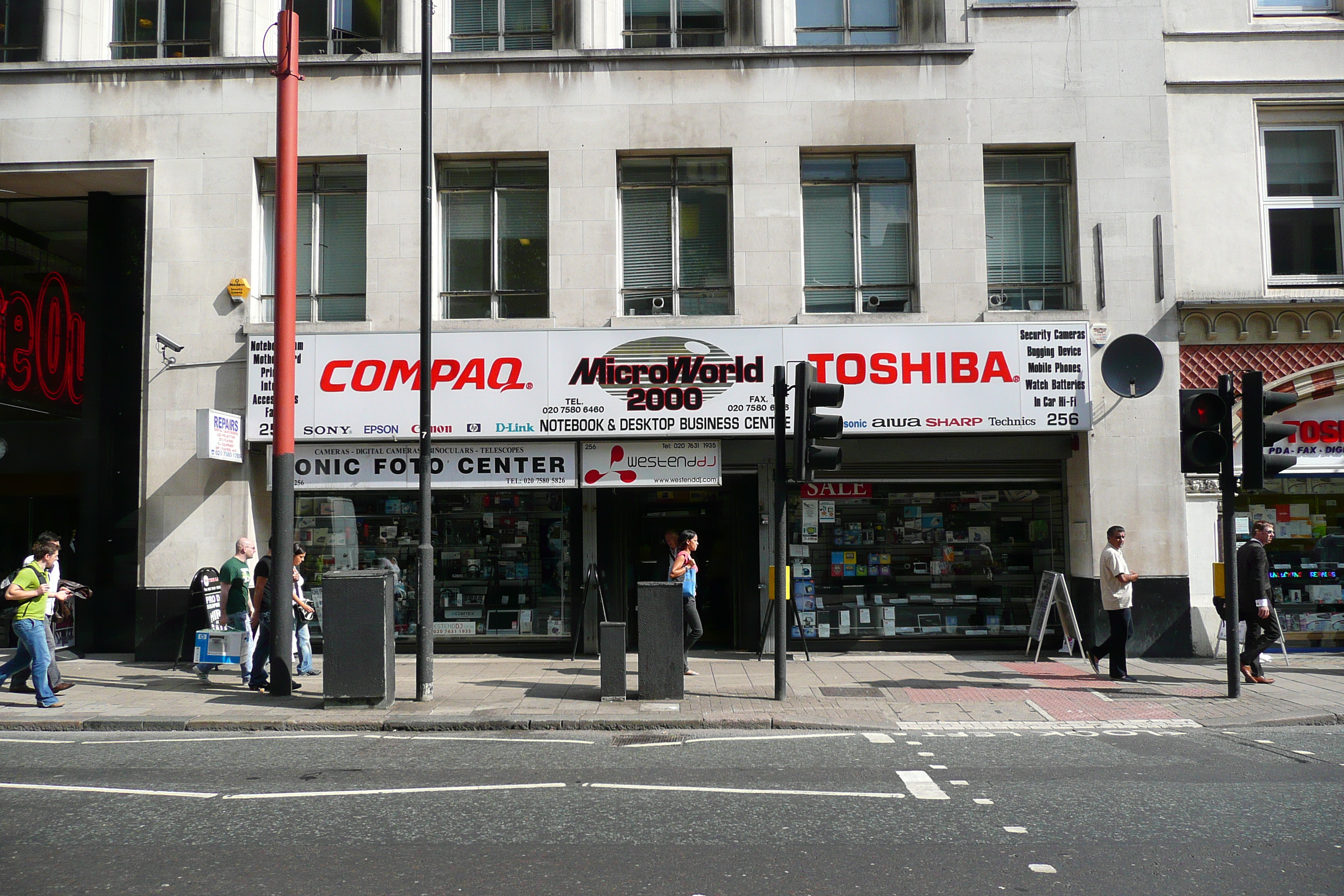 รูปถ่าย อังกฤษ(United Kingdom) ลอนดอน(London) ถนนท็อตแนมคอร์ต(Tottenham Court Road) 2007-09 37