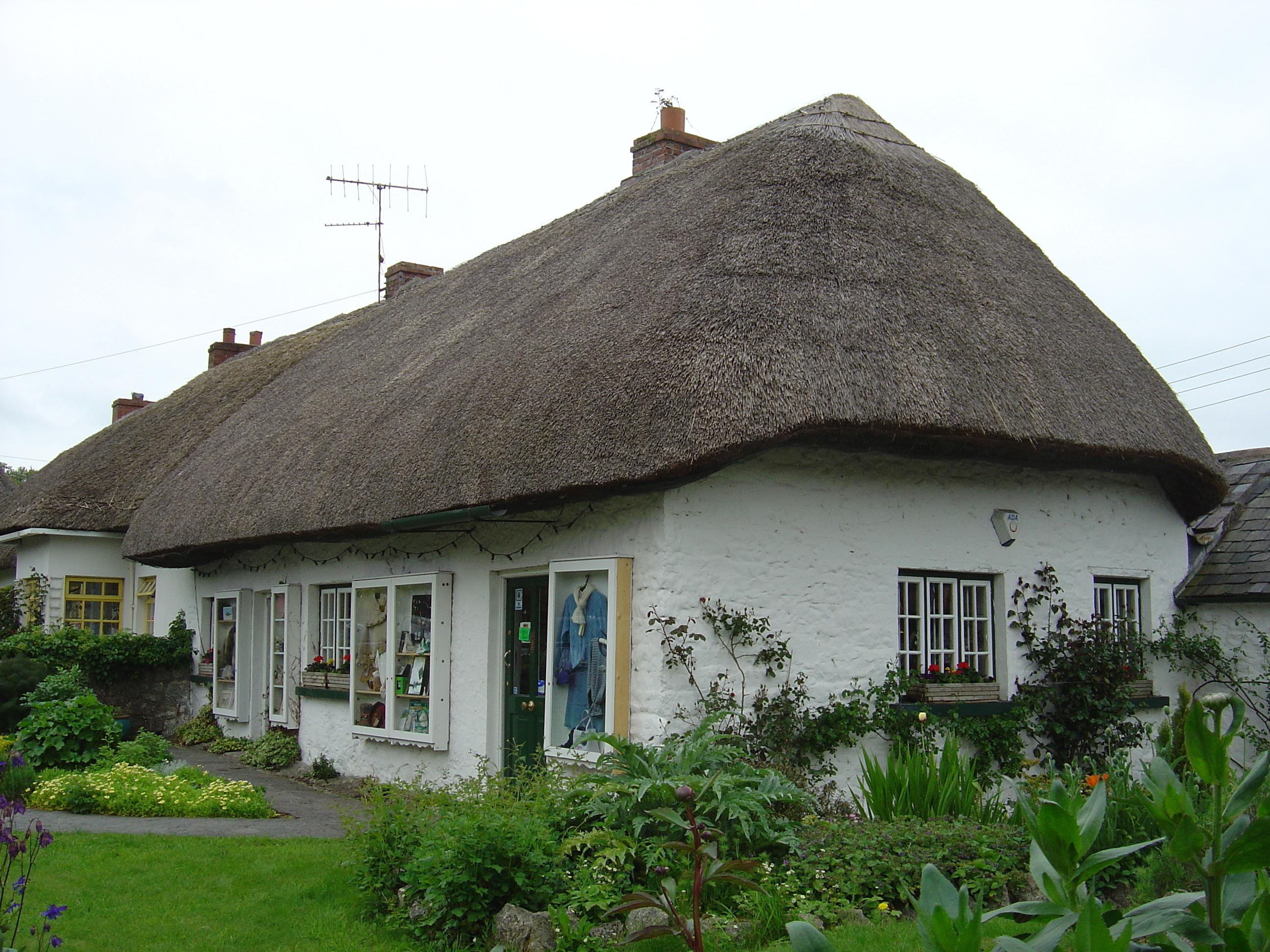 รูปถ่าย ไอร์แลนด์(Ireland) เคาน์ตีลิเมอริก(Limerick County) อาแดร์(Adare) 2004-05 27
