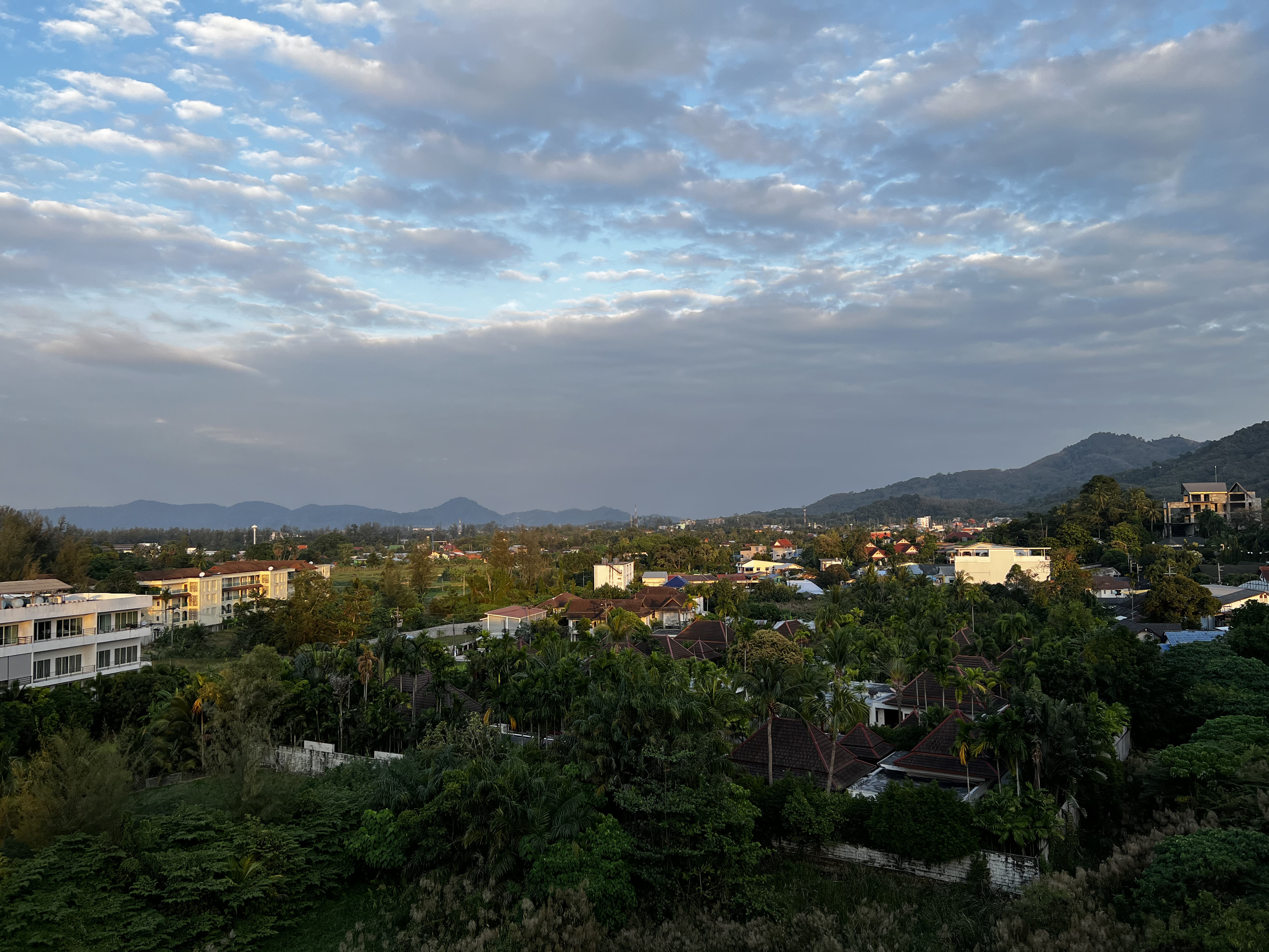 รูปถ่าย ไทย(Thailand) ภูเก็ต(Phuket) หาดสุรินทร์(Surin Beach) โรงแรมซิกซ์ธ์อเวนิว(6th Avenue Hotel) 2021-12 25
