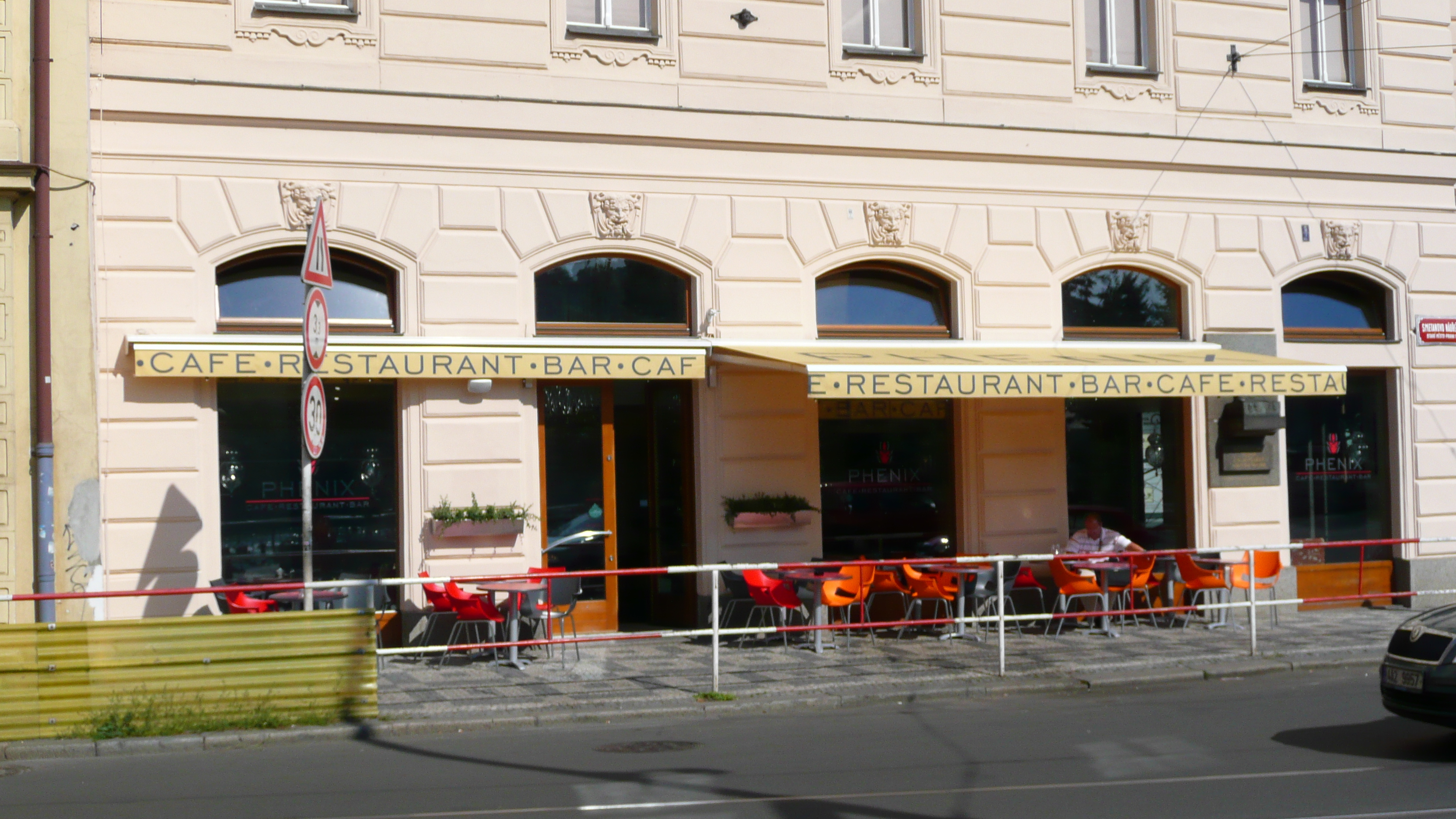 รูปถ่าย สาธารณรัฐเช็ก(Czech Republic) ปราก(Prague) ริมฝั่งสเมตานา(Smetanovo nabr) 2007-07 41