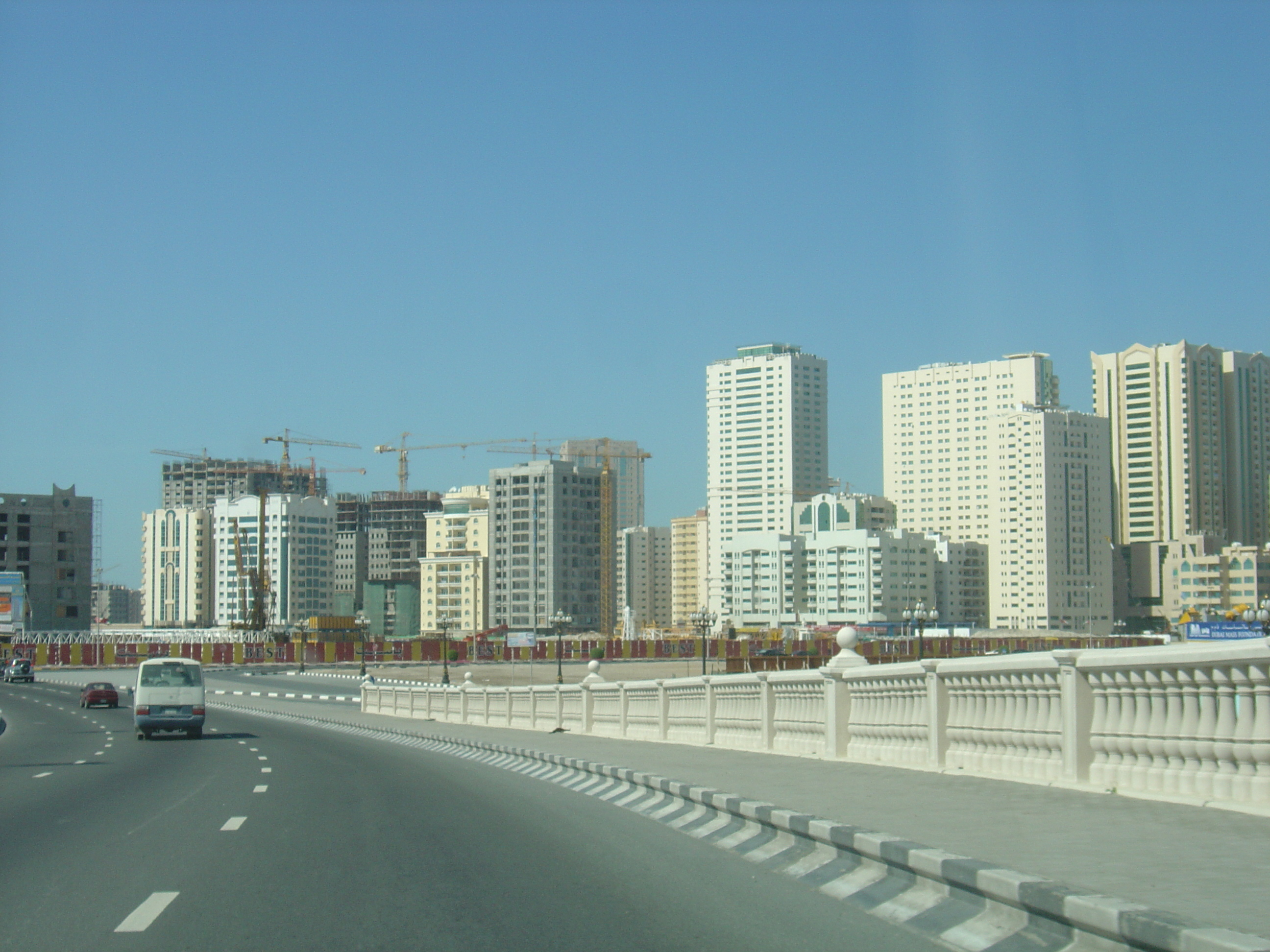 รูปถ่าย สหรัฐอาหรับเอมิเรตส์(United Arab Emirates) ชาร์จา(Sharjah) 2005-03 17