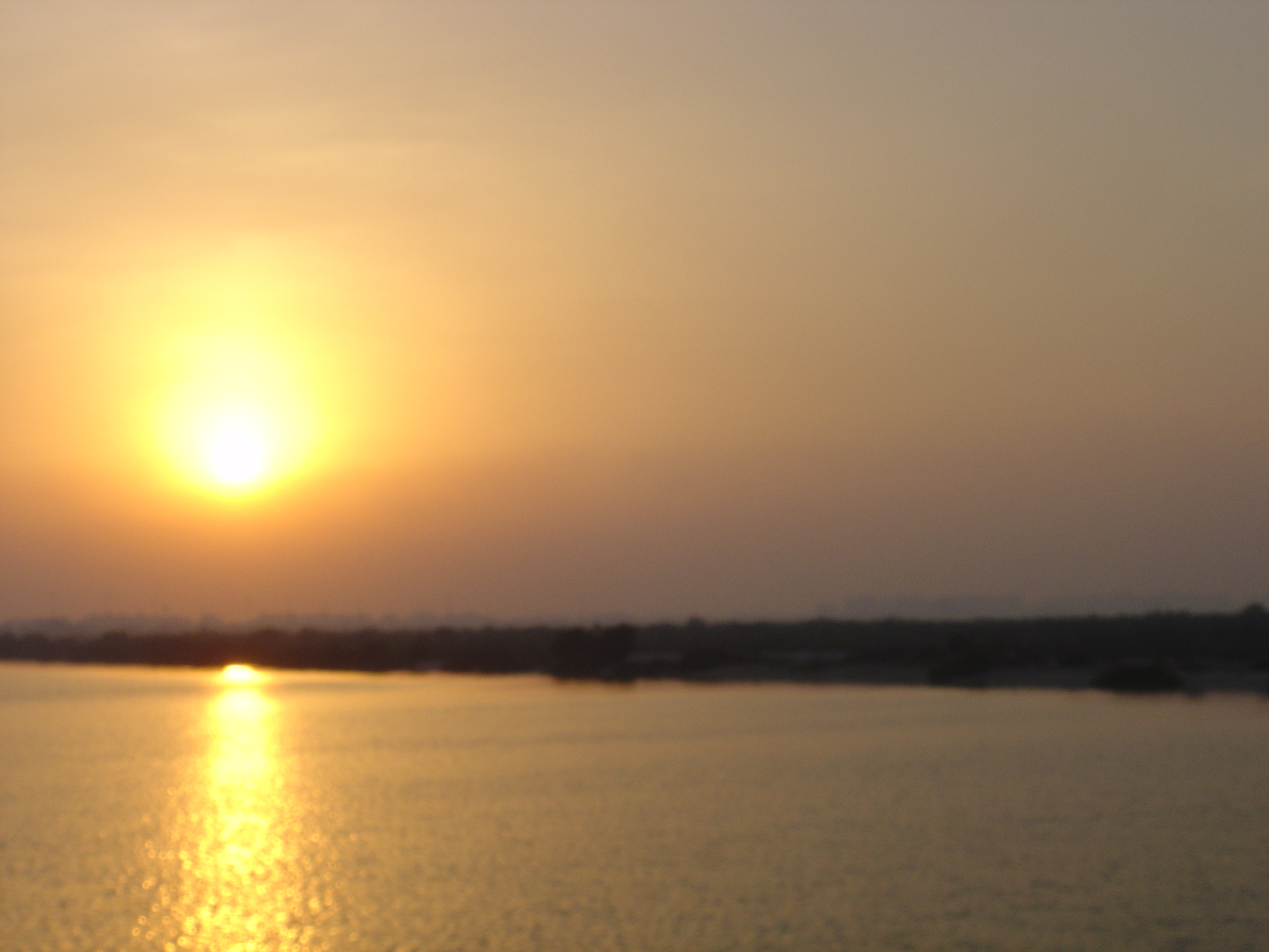 รูปถ่าย สหรัฐอาหรับเอมิเรตส์(United Arab Emirates) อาบูดาบี(Abu Dhabi) 2005-09 23
