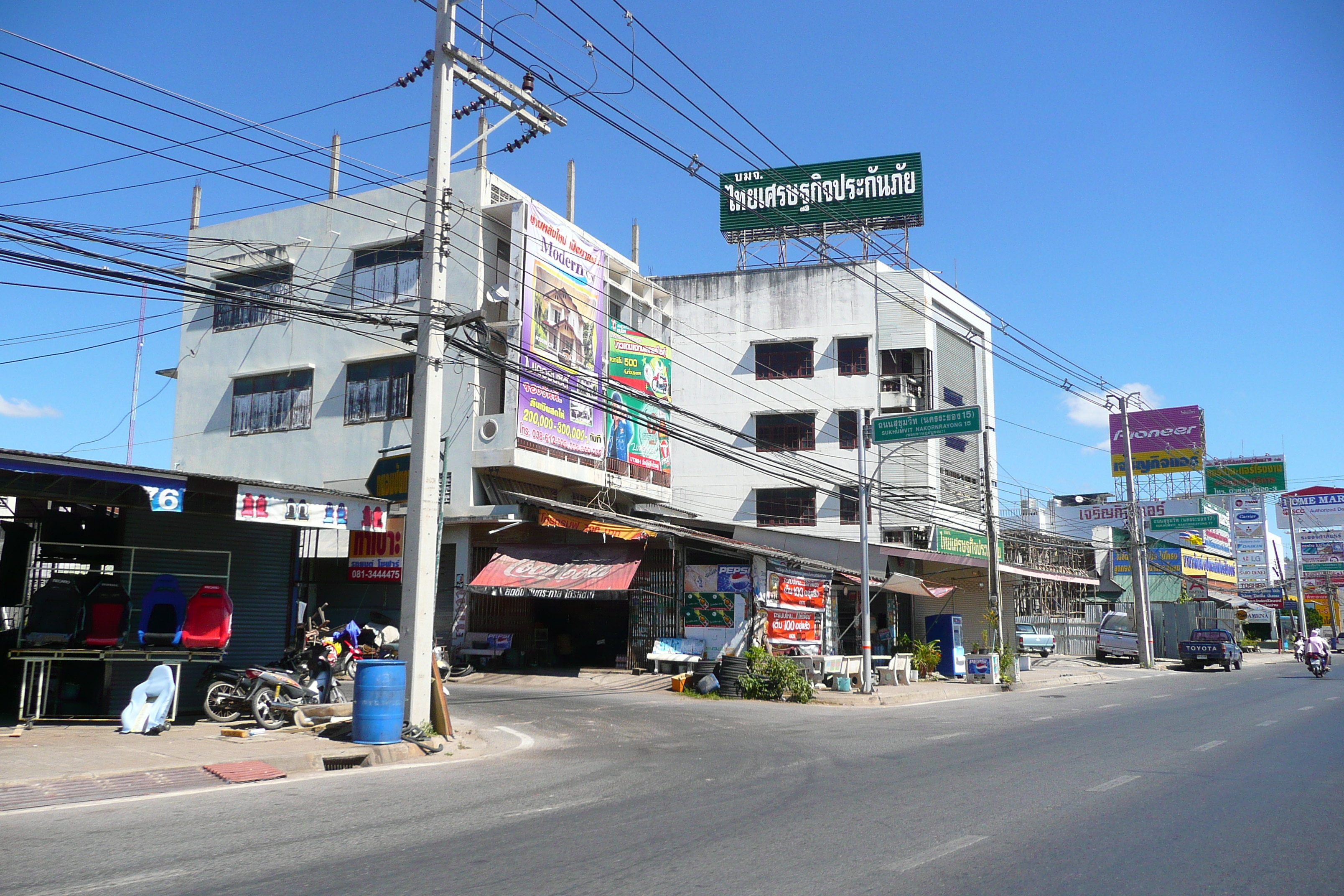 รูปถ่าย ไทย(Thailand) ถนนจากพัทยาไปเกาะเสม็ด(Pattaya to Ko Samet road) 2008-12 146