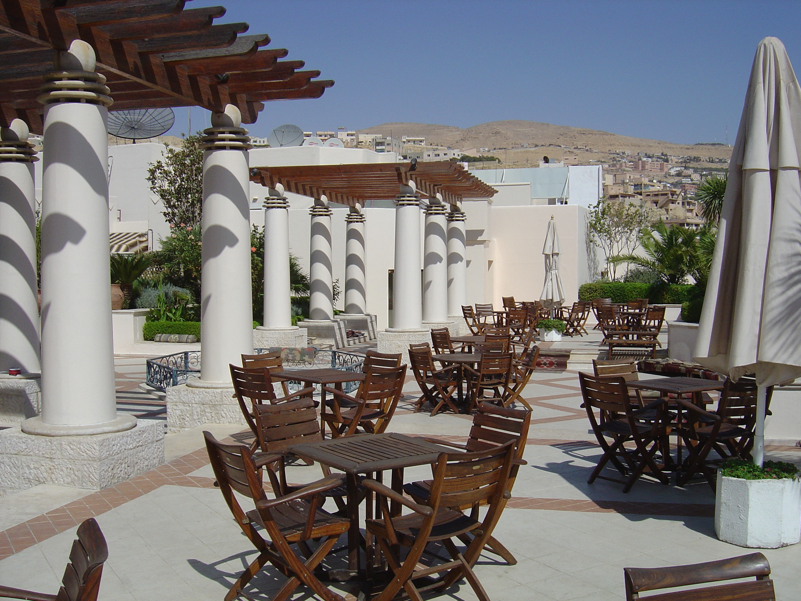รูปถ่าย จอร์แดน(Jordan) เปตร้า(Petra) โรงแรมเมอเวนพิค(Movenpick Hotel) 2004-10 10