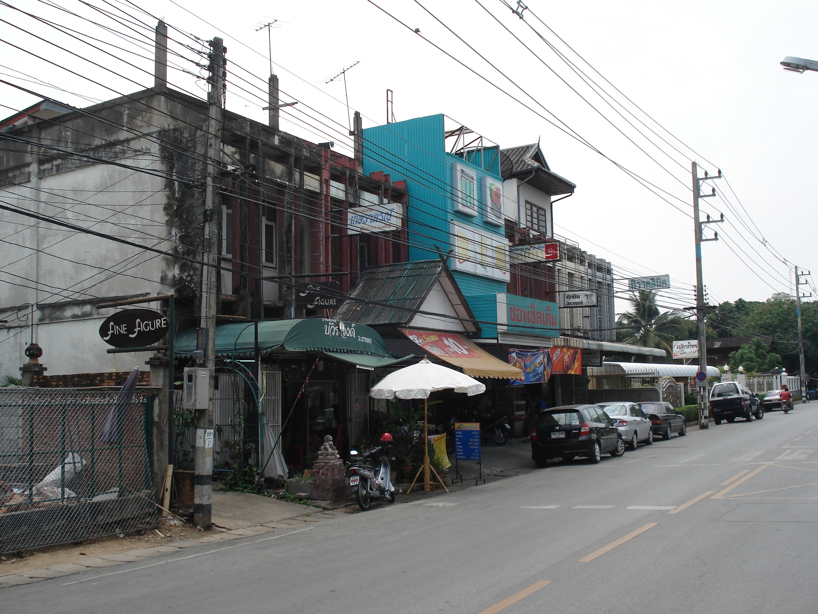 รูปถ่าย ไทย(Thailand) เชียงใหม่(Chiang Mai) ข้างในคุเมืองเชียงใหม่(Inside Canal) ถนนสามล้าน(Sam Lan Road) 2006-04 6