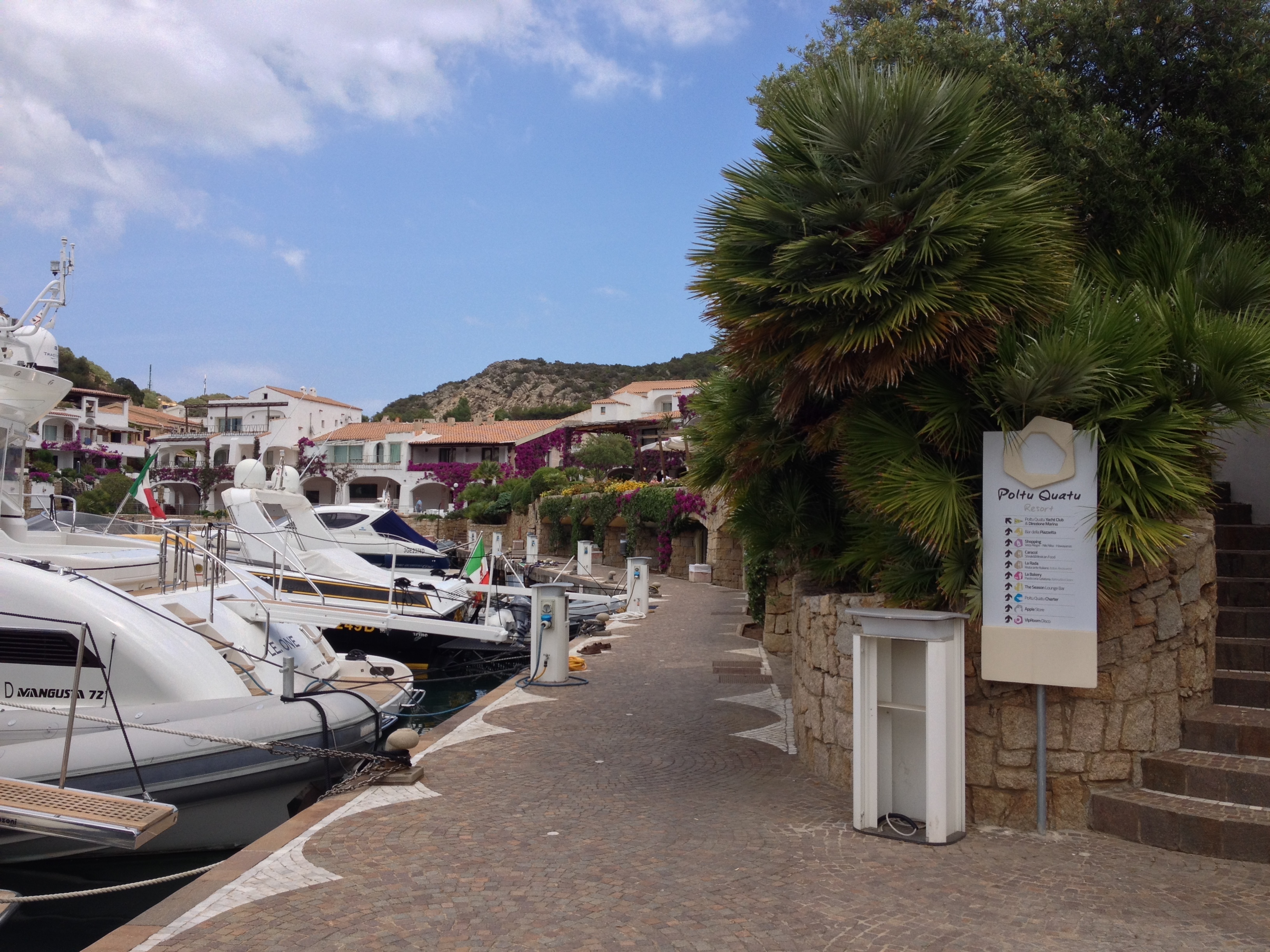 รูปถ่าย อิตาลี(Italy) ซาร์ดิเนีย(Sardinia) ปอลตูกวาตู(Poltu Quatu) 2015-06 37