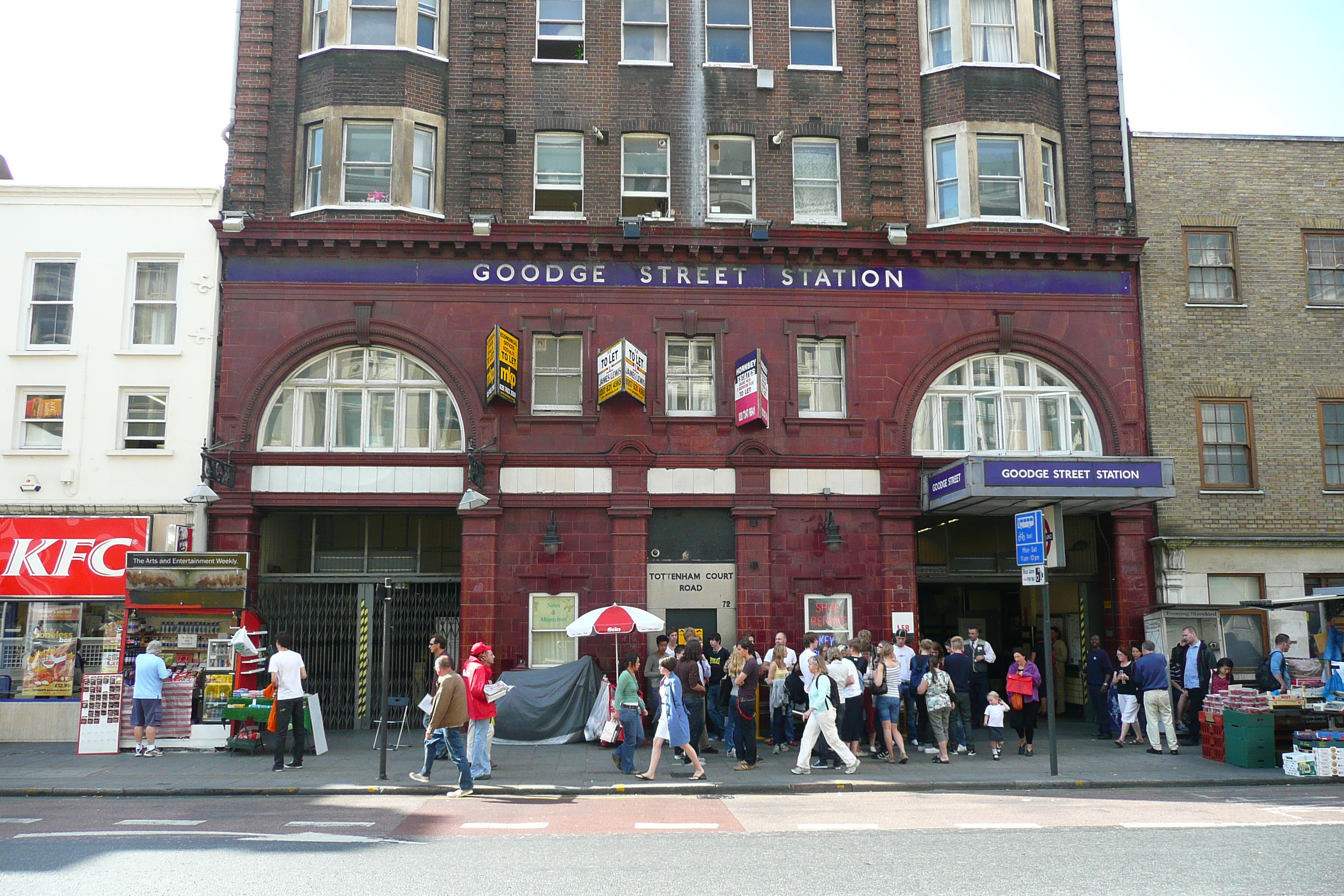 รูปถ่าย อังกฤษ(United Kingdom) ลอนดอน(London) ถนนท็อตแนมคอร์ต(Tottenham Court Road) 2007-09 20