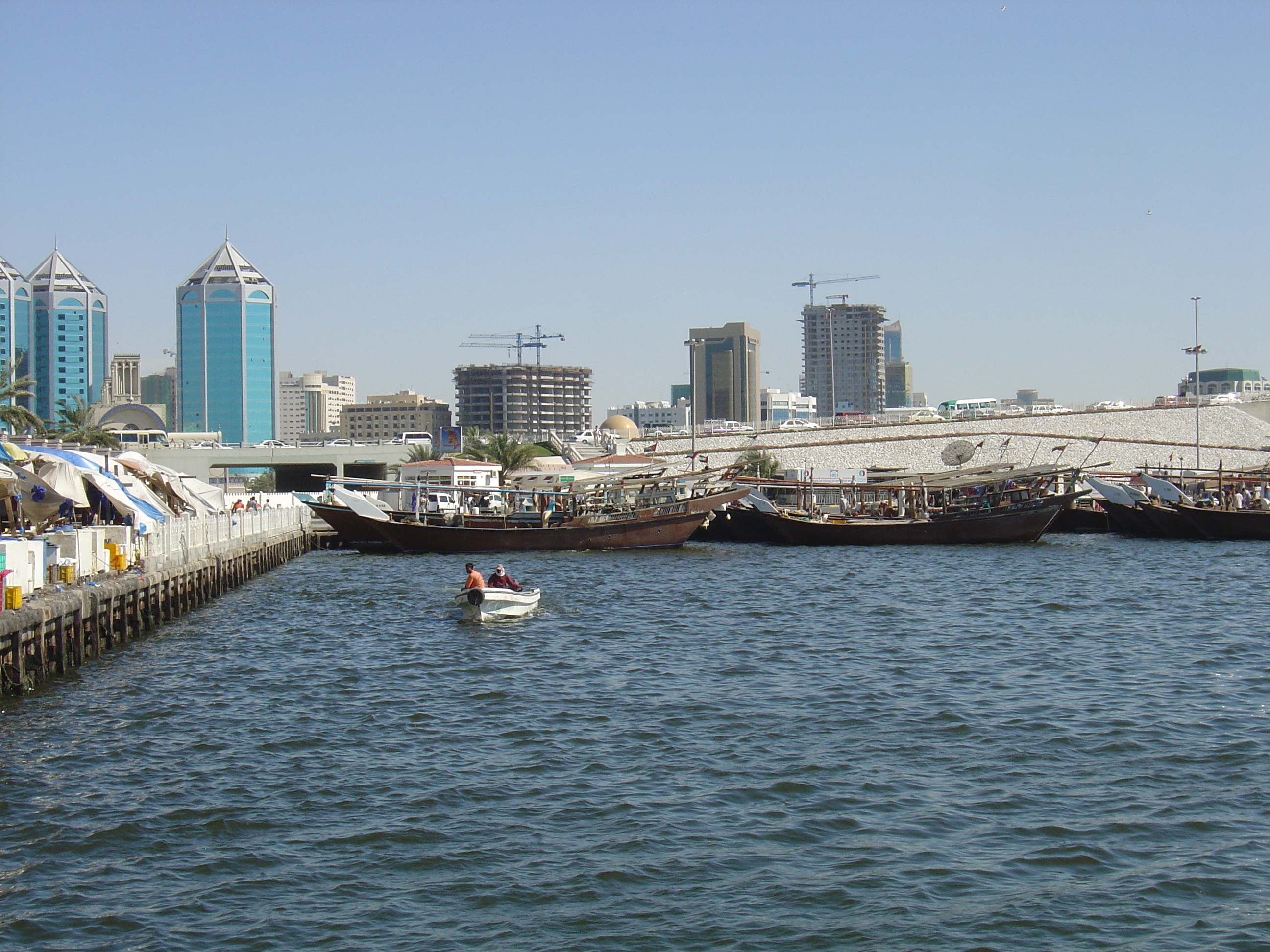รูปถ่าย สหรัฐอาหรับเอมิเรตส์(United Arab Emirates) ชาร์จา(Sharjah) 2005-03 24