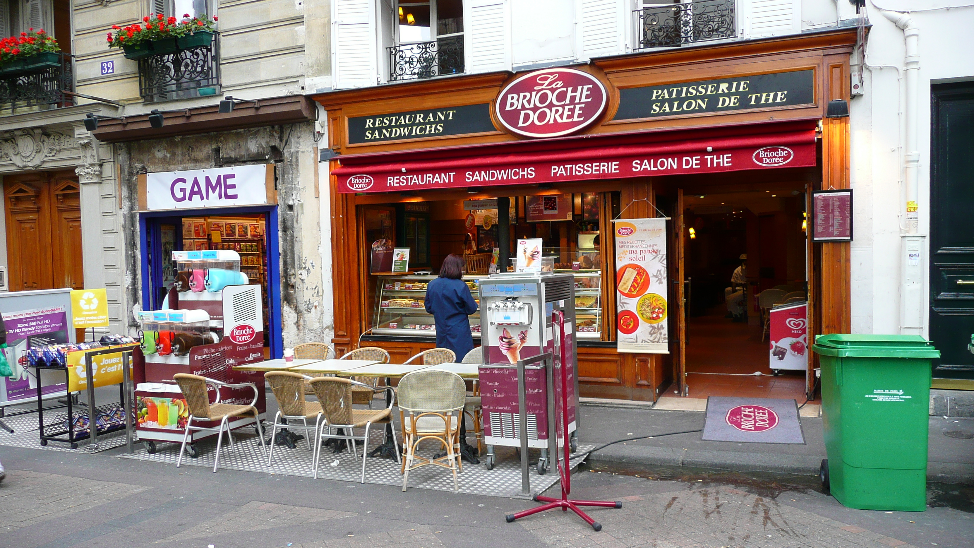 รูปถ่าย ฝรั่งเศส(France) ปารีส(Paris) คุ้มที่ 17 (17th Arrondissement) ถนนเลวี(Rue Levis) 2007-05 7