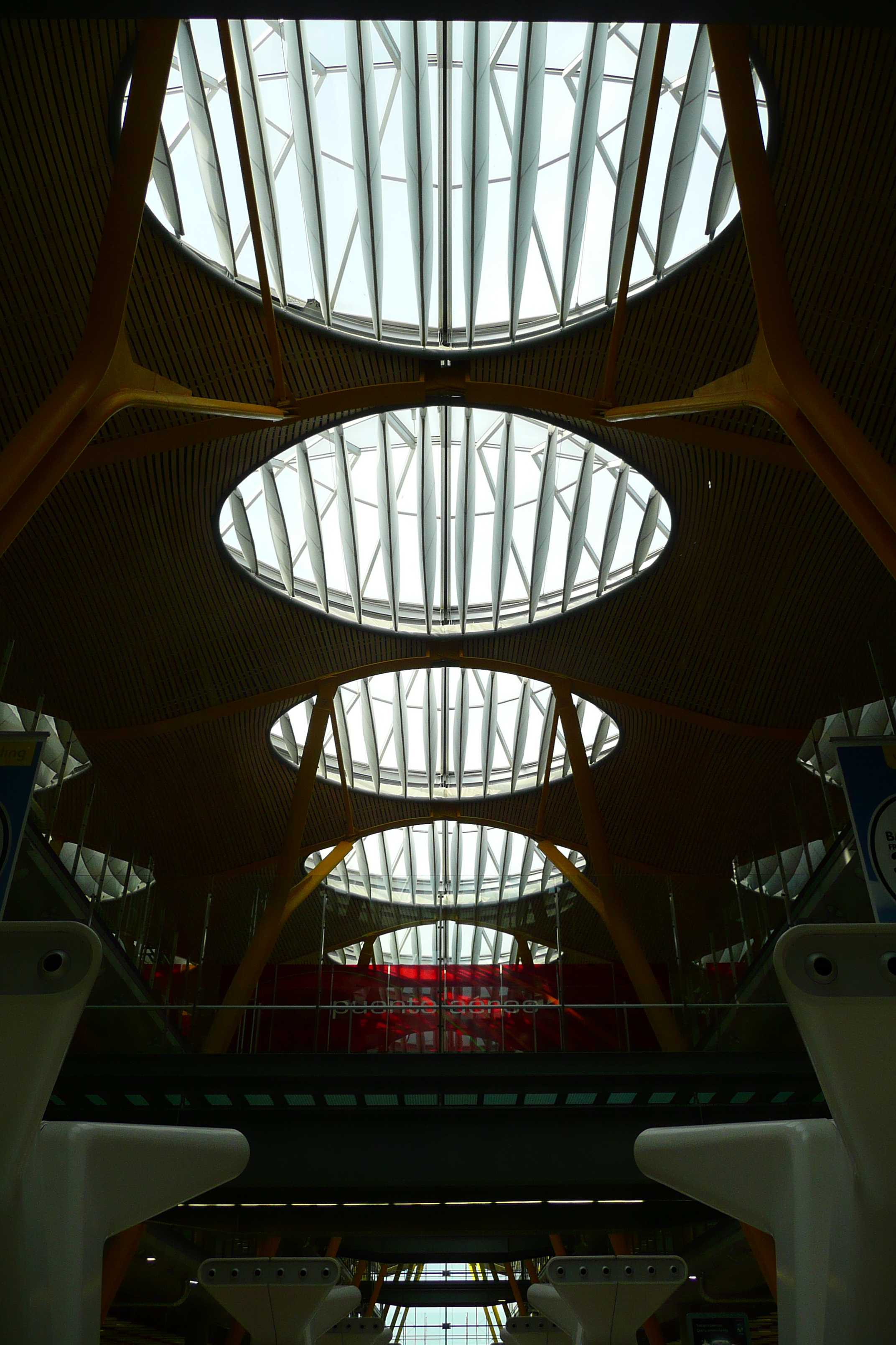 รูปถ่าย สเปน(Spain) มาดริค(Madrid) ท่าอากาศยานบาราคัส(Barajas Airport) 2007-09 66