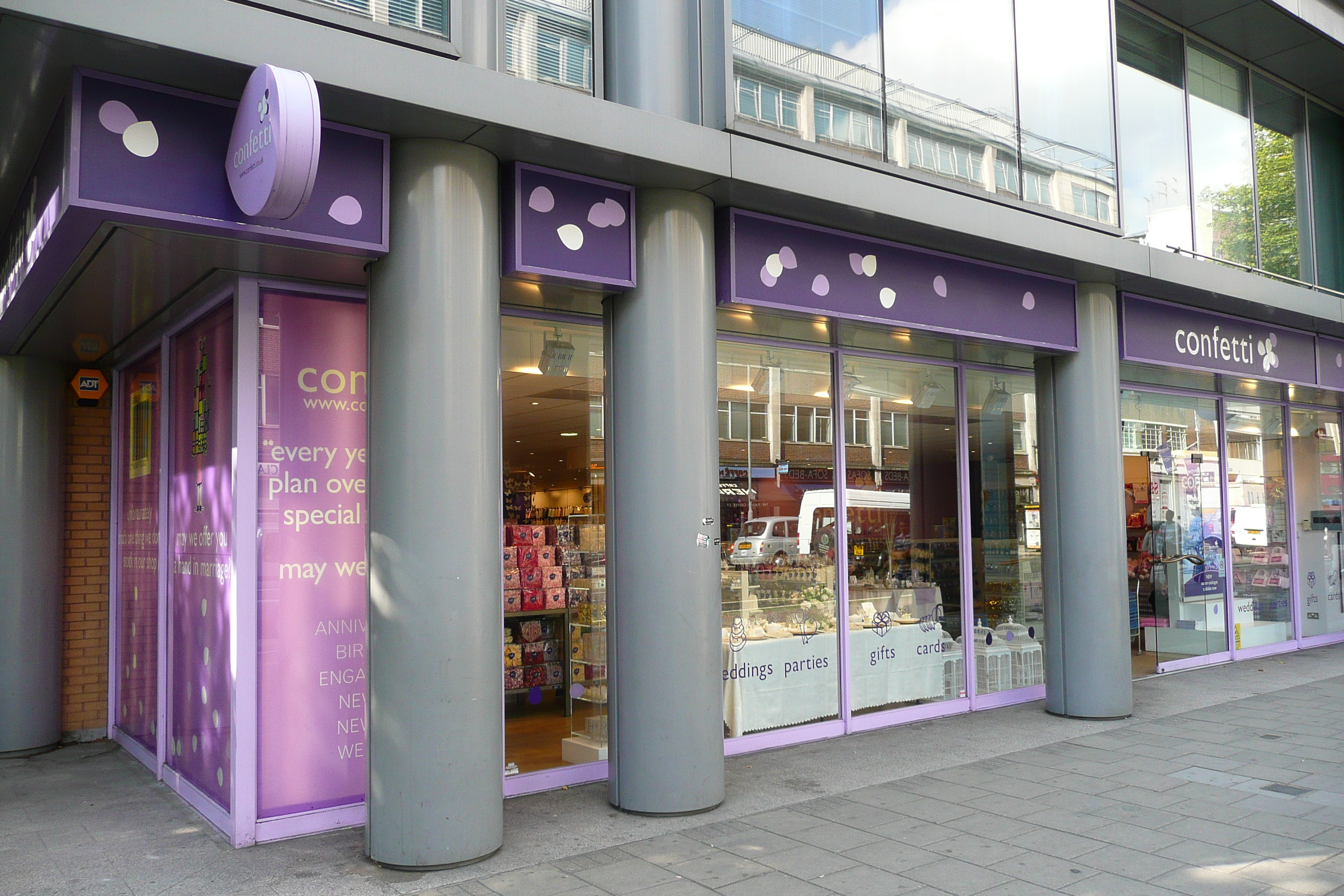 รูปถ่าย อังกฤษ(United Kingdom) ลอนดอน(London) ถนนท็อตแนมคอร์ต(Tottenham Court Road) 2007-09 71