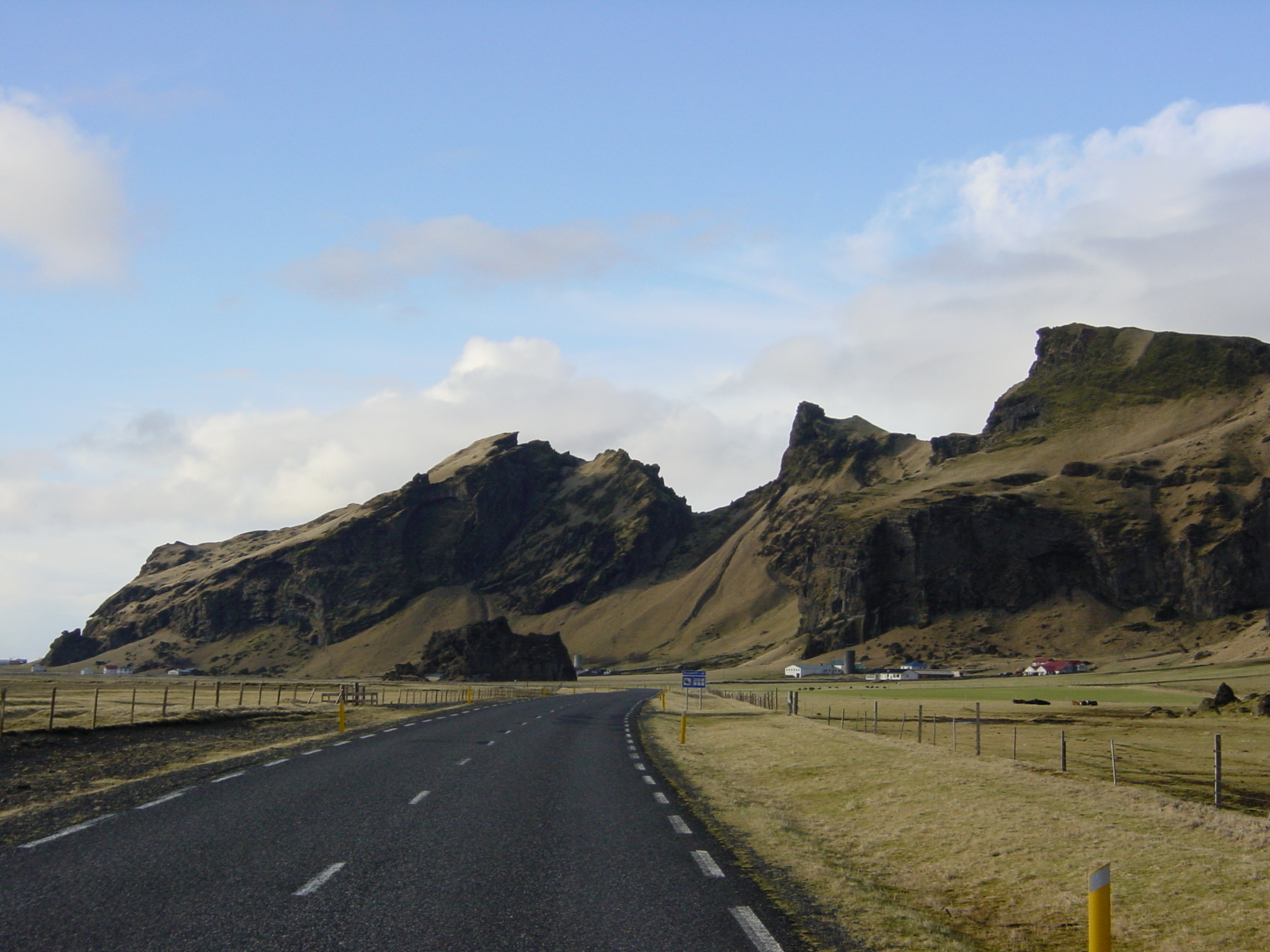 รูปถ่าย ไอซ์แลนด์(Iceland) น้ำตกเซลยาลันด์สฟอสส์(Seljarlandsfoss) 2003-03 8