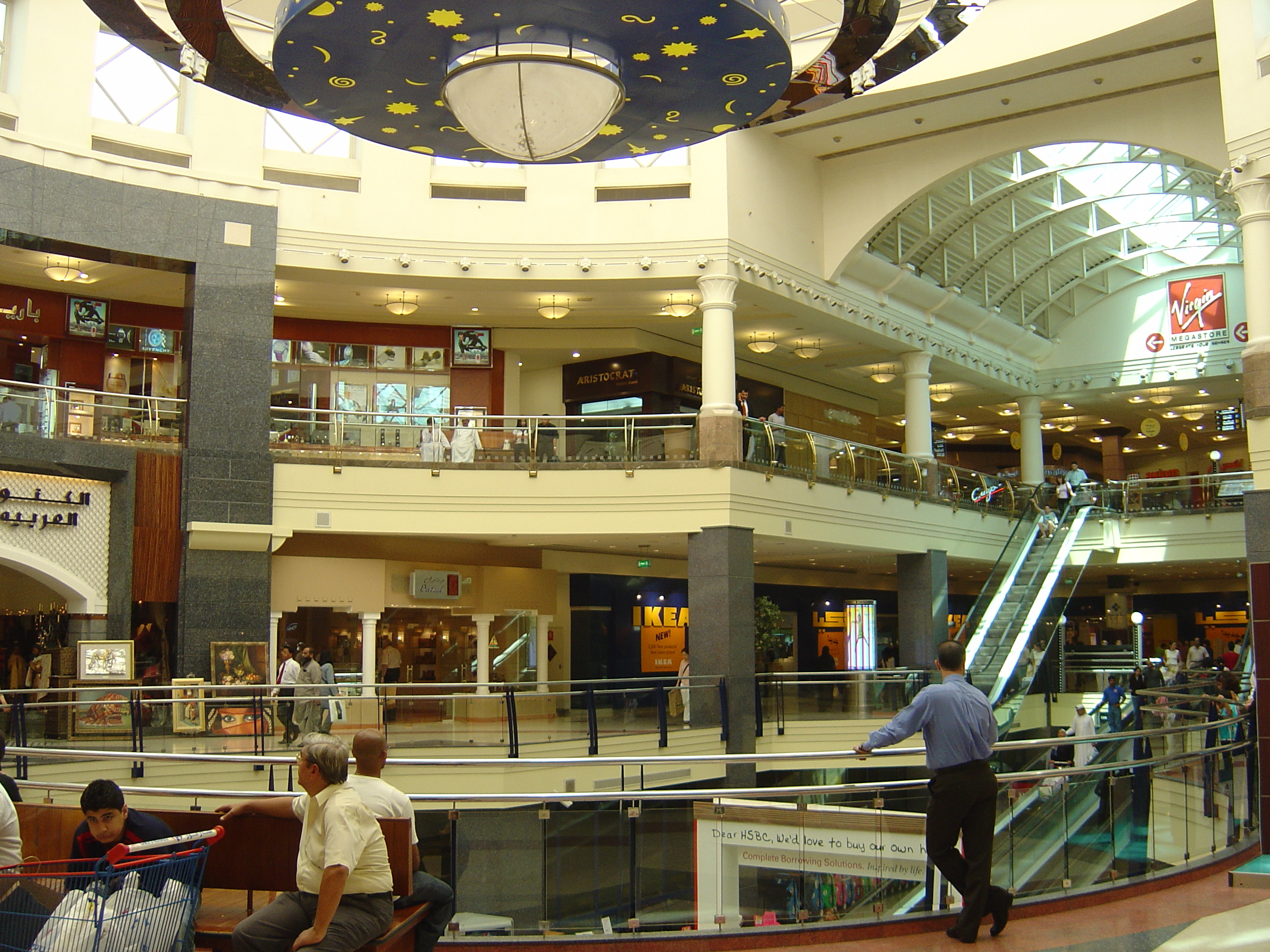 รูปถ่าย สหรัฐอาหรับเอมิเรตส์(United Arab Emirates) ดูไบ(Dubai) ห้างเดราซิตี้เซ็นเตอร์(Deira City Center Mall) 2005-09 6