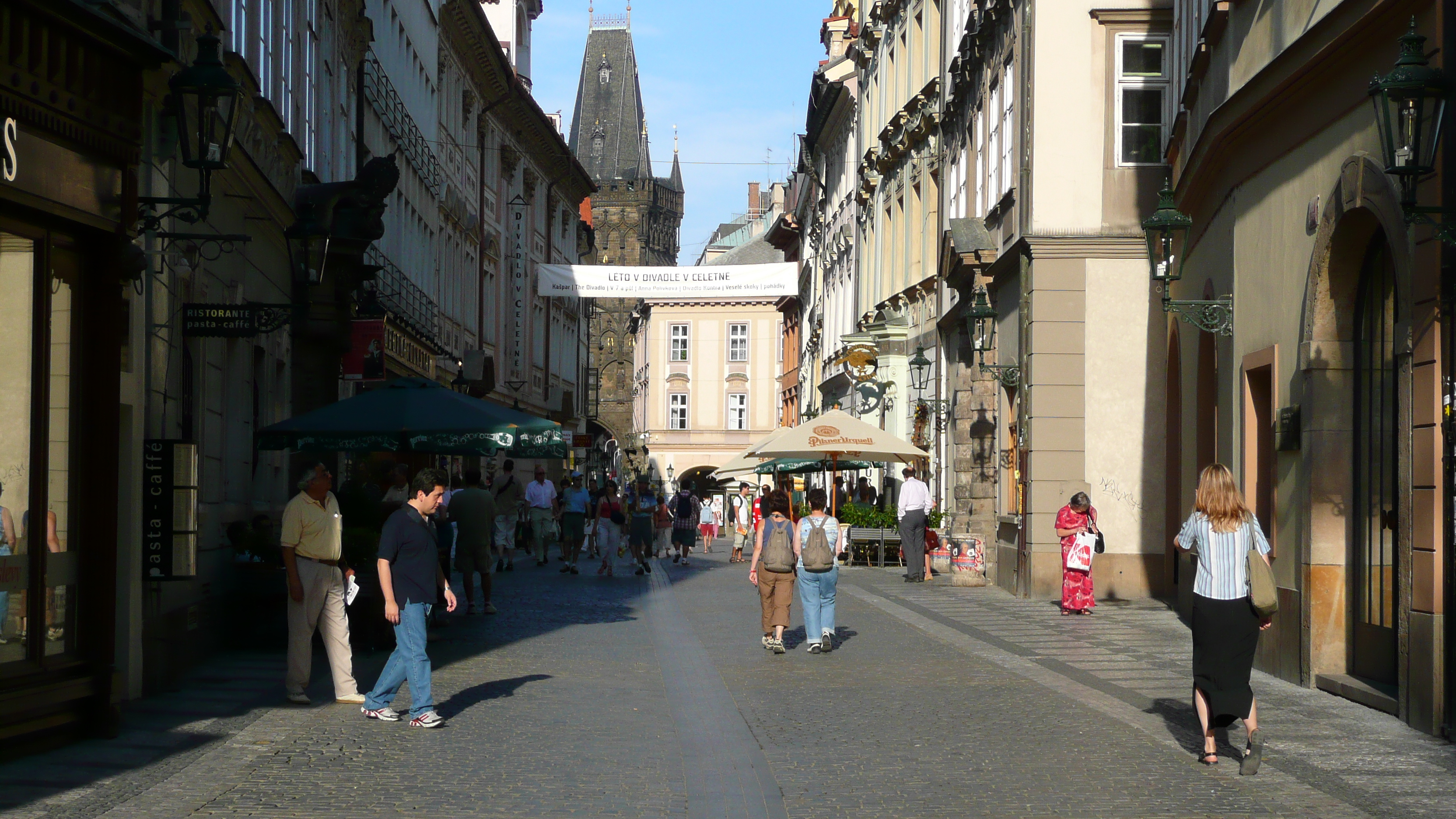 รูปถ่าย สาธารณรัฐเช็ก(Czech Republic) ปราก(Prague) เซเลทน่า(Celetna) 2007-07 24