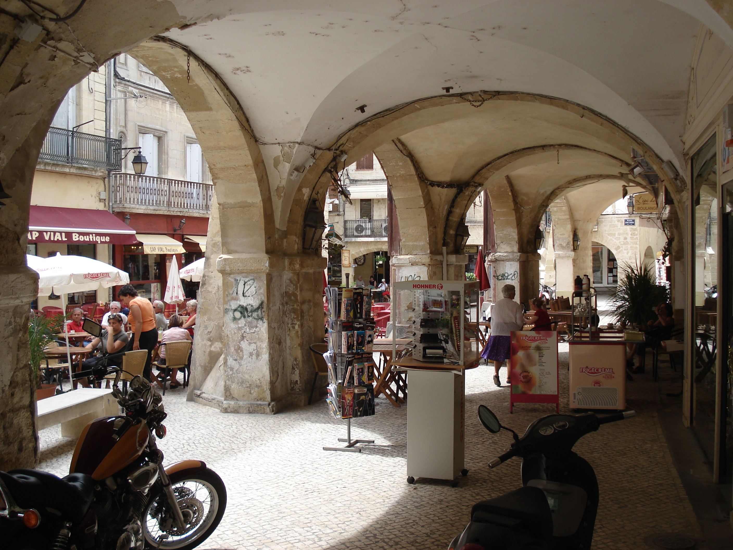 รูปถ่าย ฝรั่งเศส(France) โซเมียร์(Sommieres) 2006-06 32