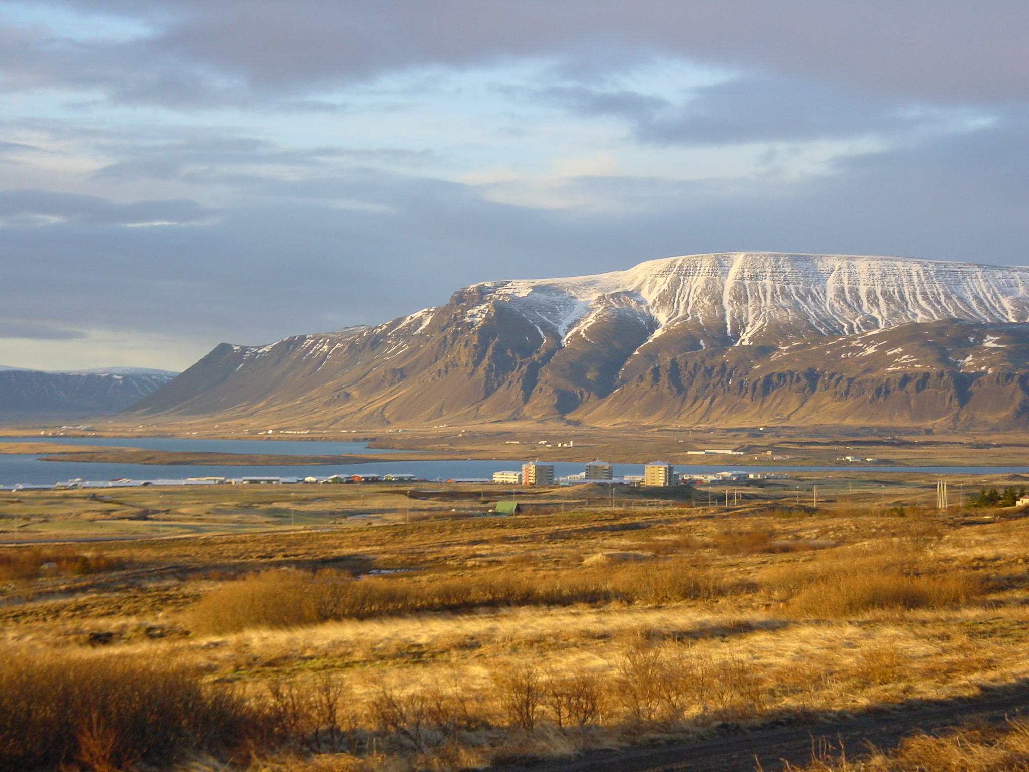 รูปถ่าย ไอซ์แลนด์(Iceland) ถนนหมายเลข 39 ไปเรคยาวิก(Road 39 to Reykjavik) 2003-03 28