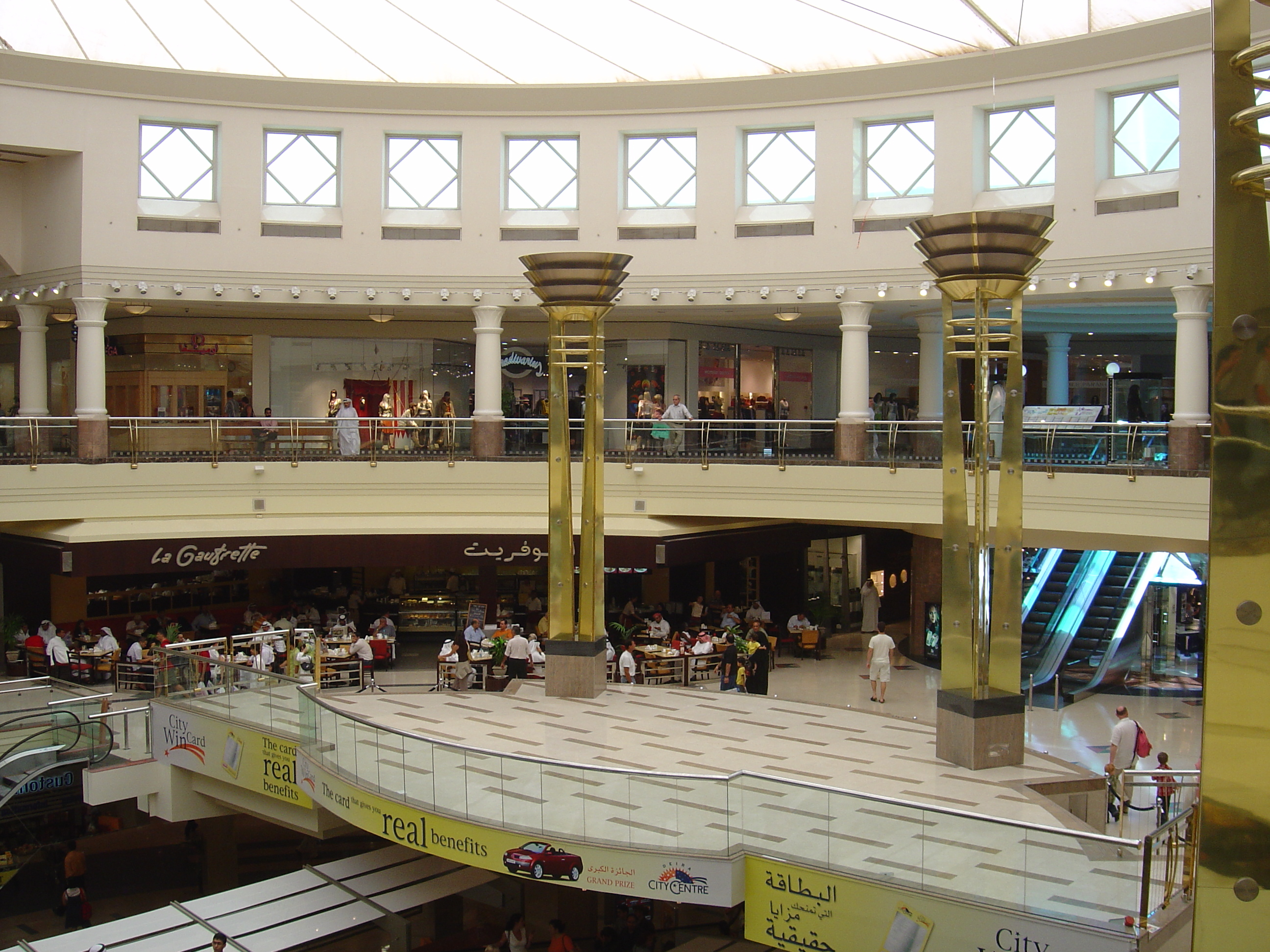 รูปถ่าย สหรัฐอาหรับเอมิเรตส์(United Arab Emirates) ดูไบ(Dubai) ห้างเดราซิตี้เซ็นเตอร์(Deira City Center Mall) 2005-09 4