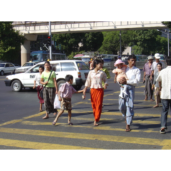 รูปถ่าย พม่า(Myanmar) ย่างกุ้ง(Yangon) 2005-01 163