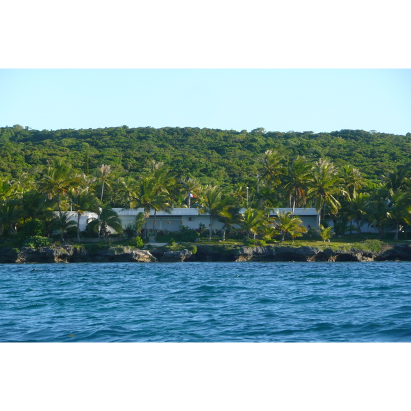 รูปถ่าย นิวแคลิโดเนีย(New Caledonia) เกาะลีฟู(Lifou) อ่าวชาโตบรีย็อง(Chateaubriand Bay) 2010-05 50
