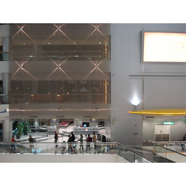 รูปถ่าย สหรัฐอาหรับเอมิเรตส์(United Arab Emirates) ดูไบ(Dubai) สนามบินดูไบ(Dubai International Airport) 2007-03 3