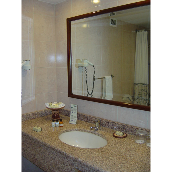 รูปถ่าย จอร์แดน(Jordan) เปตร้า(Petra) โรงแรมเมอเวนพิค(Movenpick Hotel) 2004-10 19