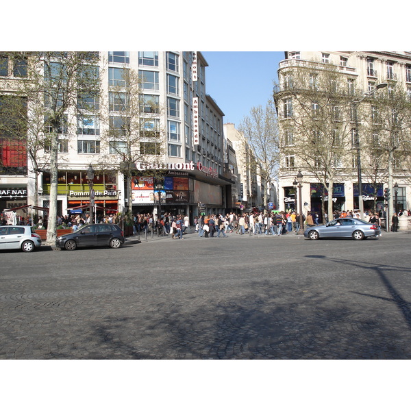 รูปถ่าย ฝรั่งเศส(France) ปารีส(Paris) ช็องเซลีเซ(Champs Elysees) 2006-04 42