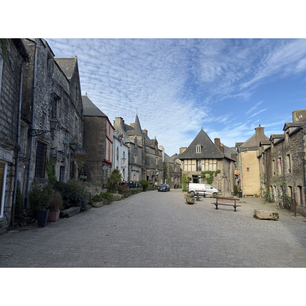 รูปถ่าย ฝรั่งเศส(France) รอชฟอร์-อ็อง-แตร์(Rochefort en terre) 2026-04 56