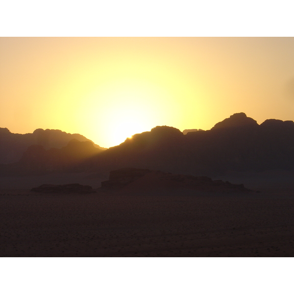 รูปถ่าย จอร์แดน(Jordan) ทะเลทรายวาดีรัม(Wadi Rum Desert) 2004-10 82