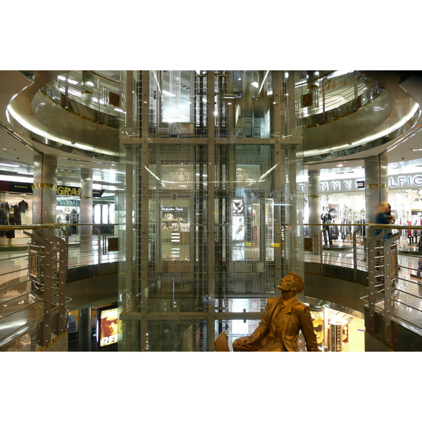รูปถ่าย ยูเครน(Ukraine) เคียฟ(Kiev) ศูนย์การค้าอารีนาซิตี(Arena city) 2007-11 58