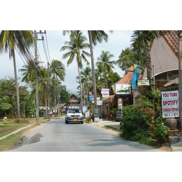 รูปถ่าย ไทย(Thailand) เกาะช้าง(Ko Chang) ถนนบนเกาะ(Island road) 2011-02 25