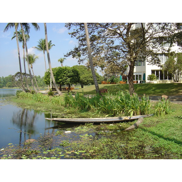 รูปถ่าย พม่า(Myanmar) ย่างกุ้ง(Yangon) โรงแรมดุสิต อินยาเลค(Dusit Inya Lake Hotel) 2005-01 17
