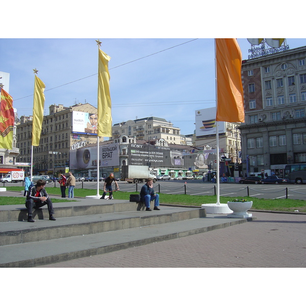 รูปถ่าย รัสเซีย(Russia) มอสโก(Moscow) ถนนตแวร์สกายา(Tverskaya Street) 2005-04 135