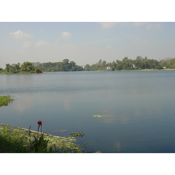 รูปถ่าย พม่า(Myanmar) ย่างกุ้ง(Yangon) โรงแรมดุสิต อินยาเลค(Dusit Inya Lake Hotel) 2005-01 7